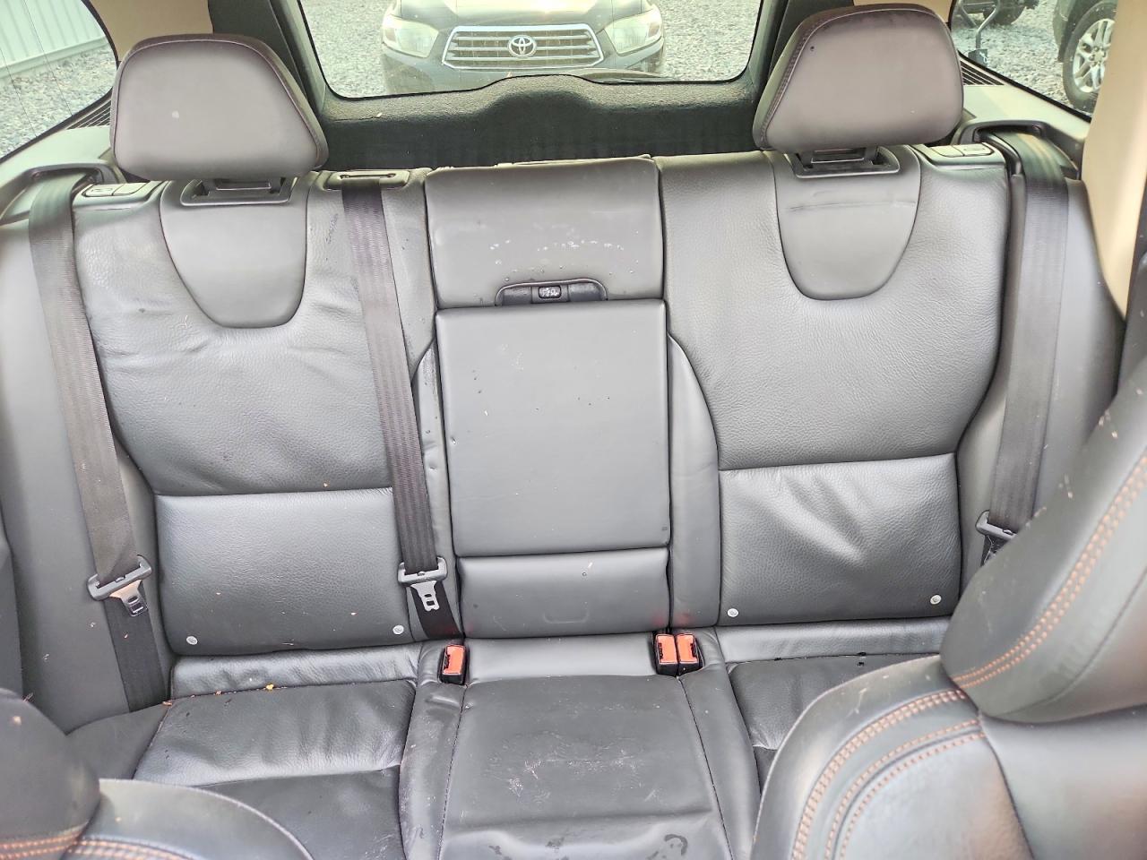 2012 Volvo Xc60 T6 Серебряный vin: YV4902DZ7C2321034
