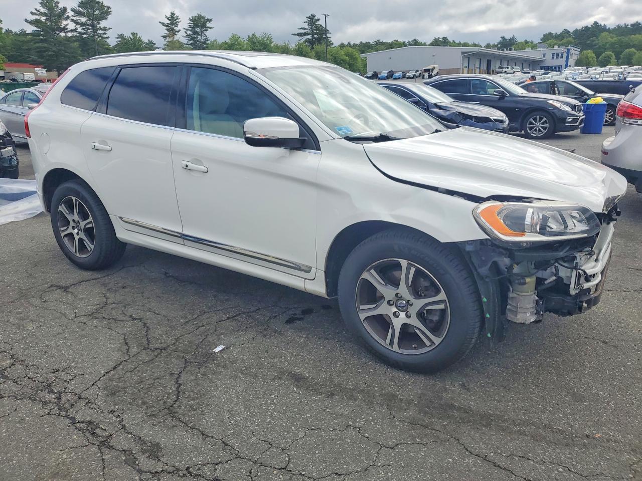 2014 Volvo Xc60 T6 White vin: YV4902DZ7E2513010