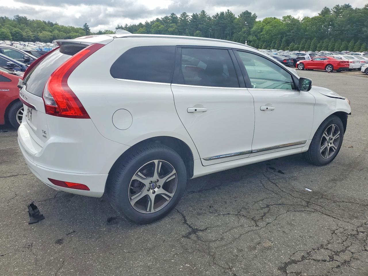 2014 Volvo Xc60 T6 White vin: YV4902DZ7E2513010