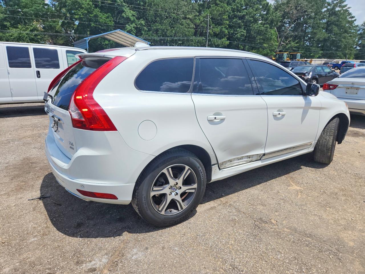 2014 Volvo Xc60 T6 White vin: YV4902DZ7E2530566