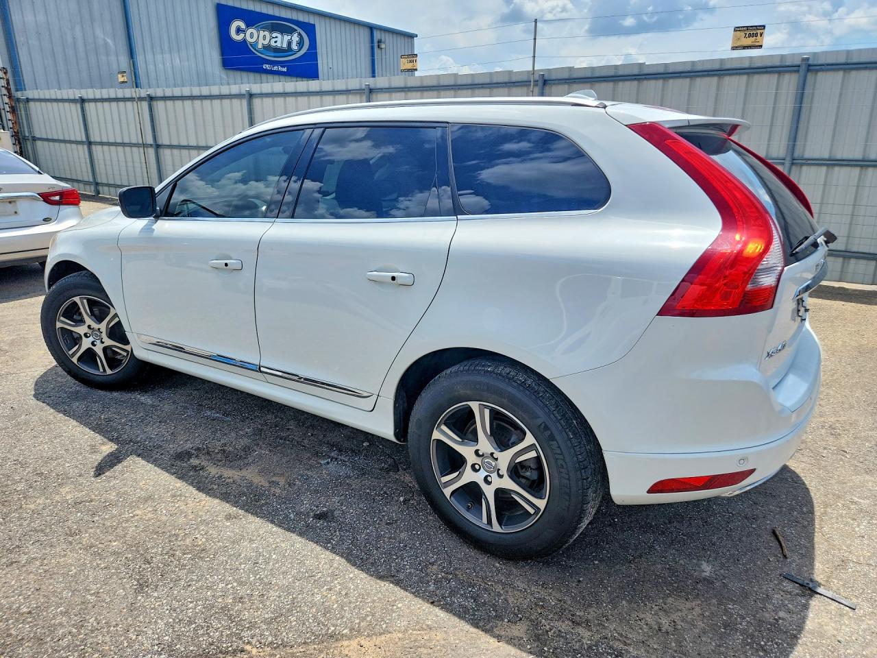 2014 Volvo Xc60 T6 White vin: YV4902DZ7E2530566