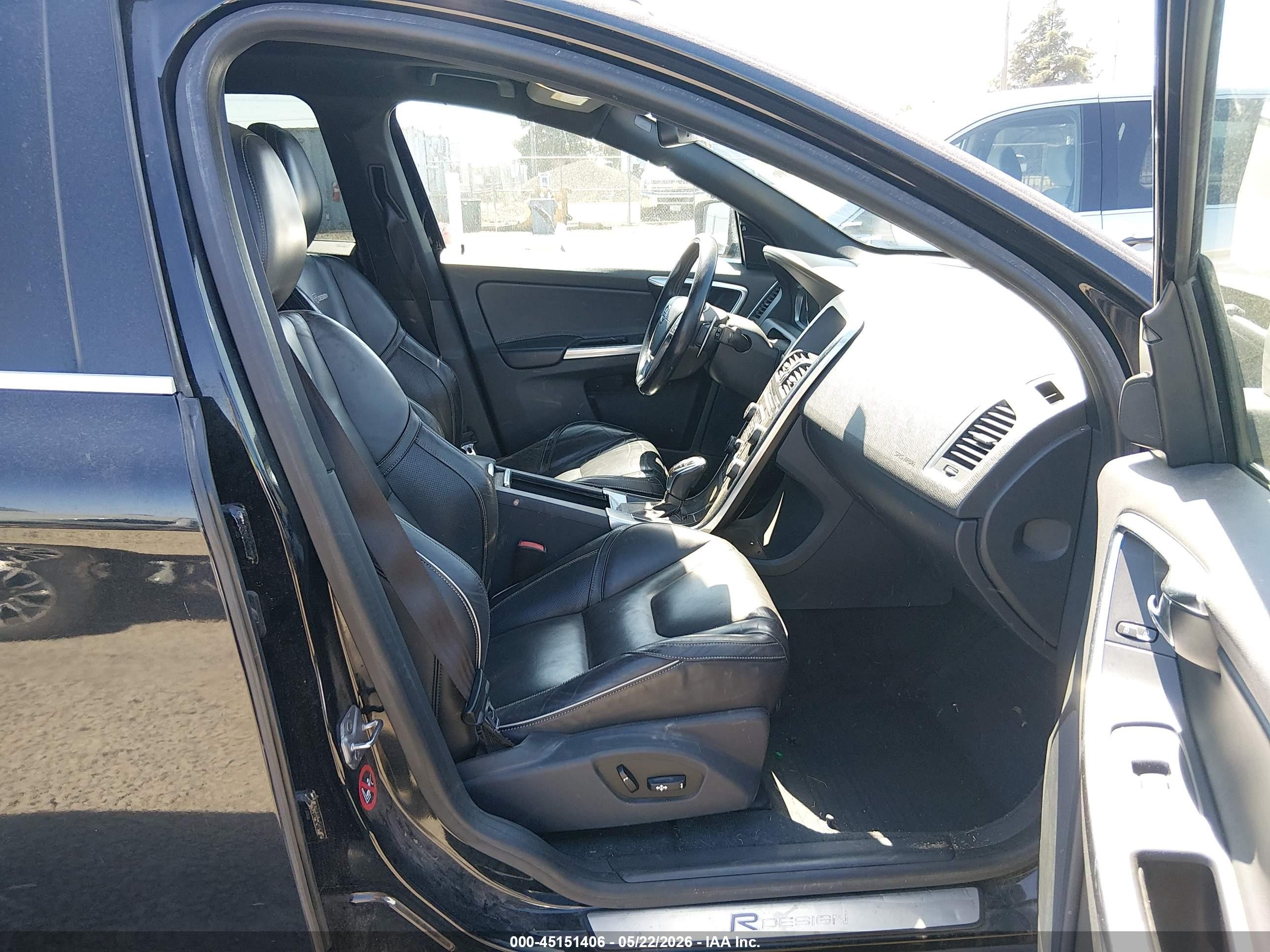2014 Volvo Xc60 T6 R-design Platinum Black vin: YV4902DZ7E2554267