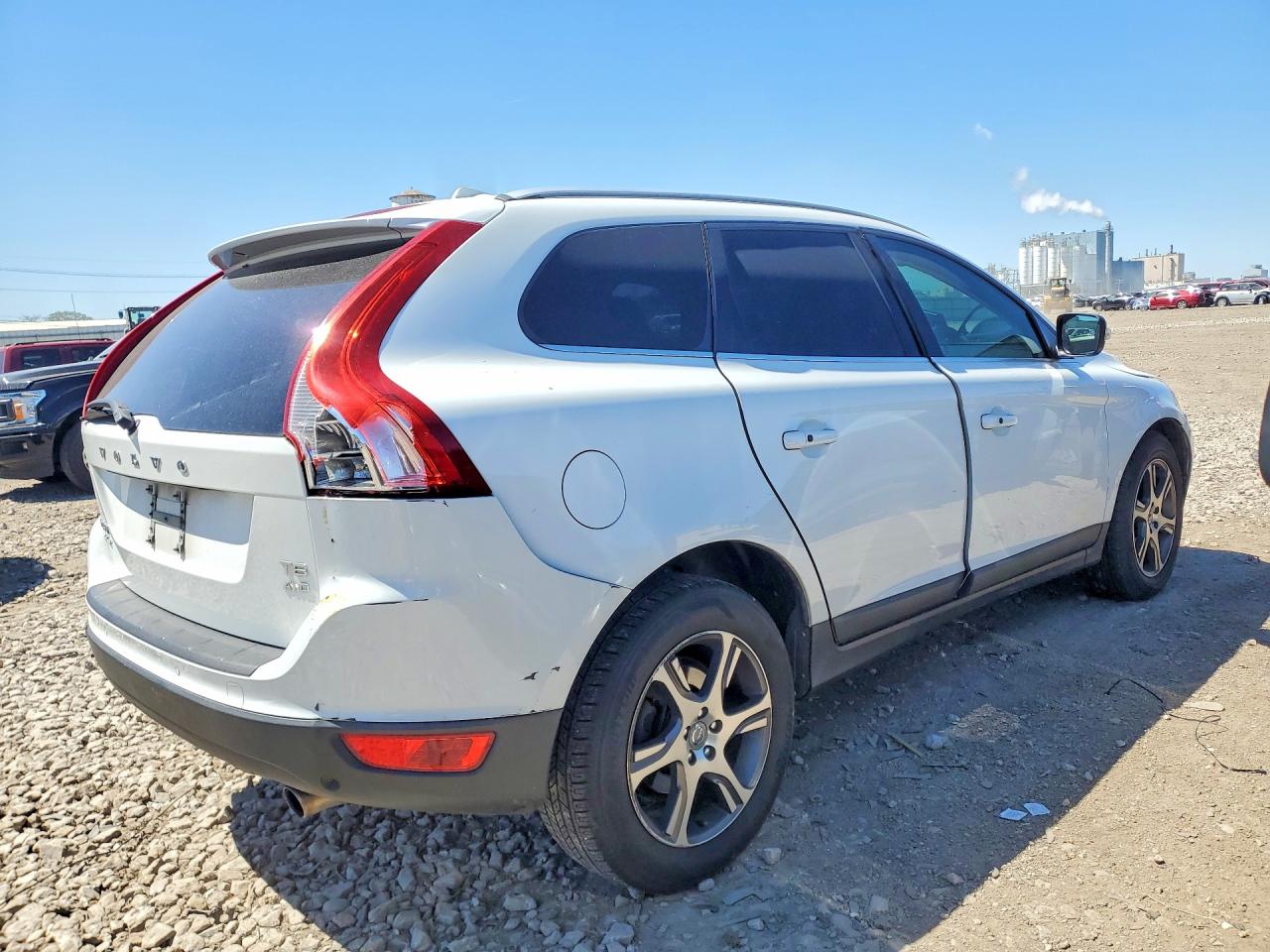 2011 Volvo Xc60 T6 White vin: YV4902DZ8B2180697