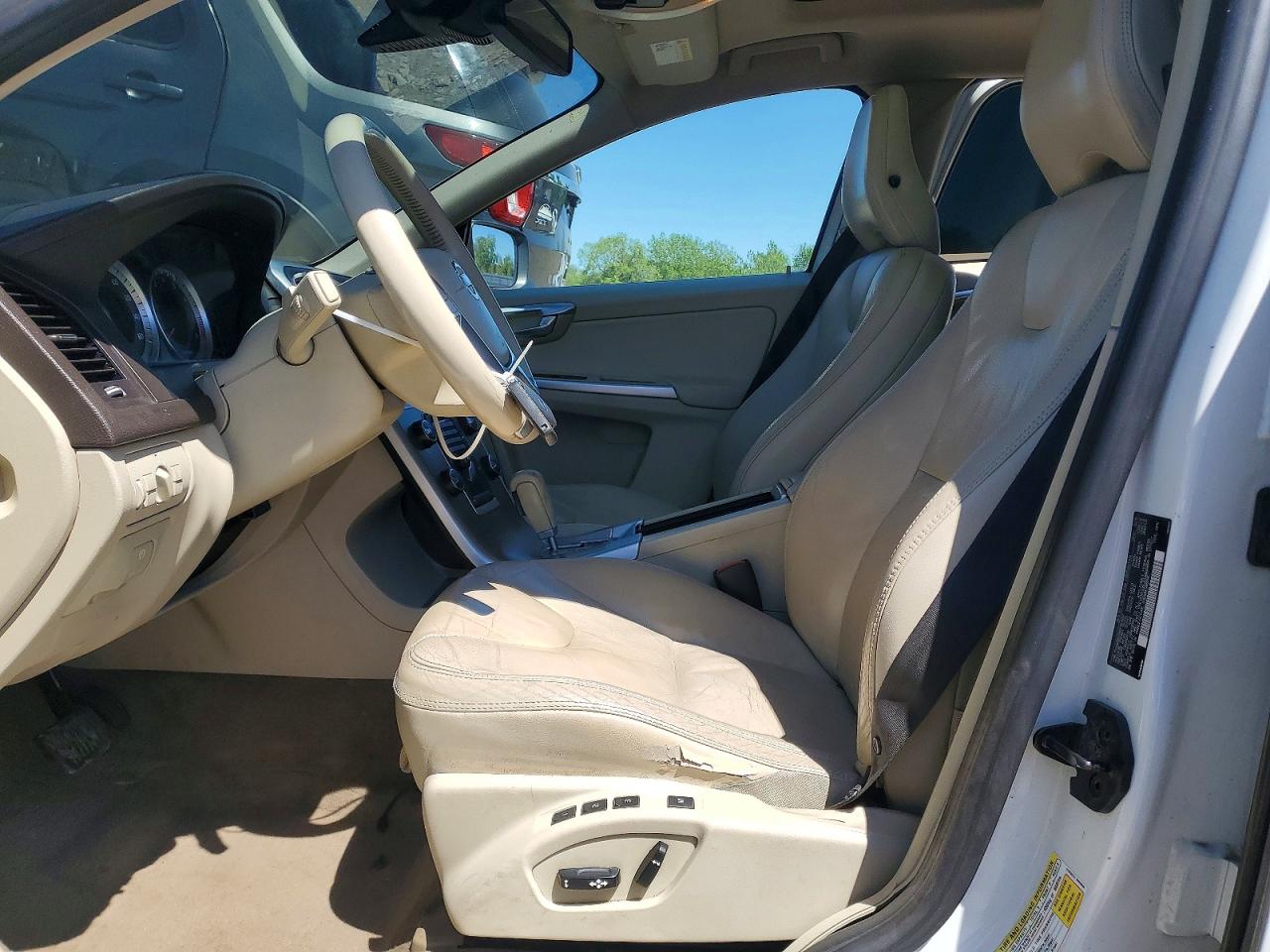 2011 Volvo Xc60 T6 White vin: YV4902DZ8B2180697