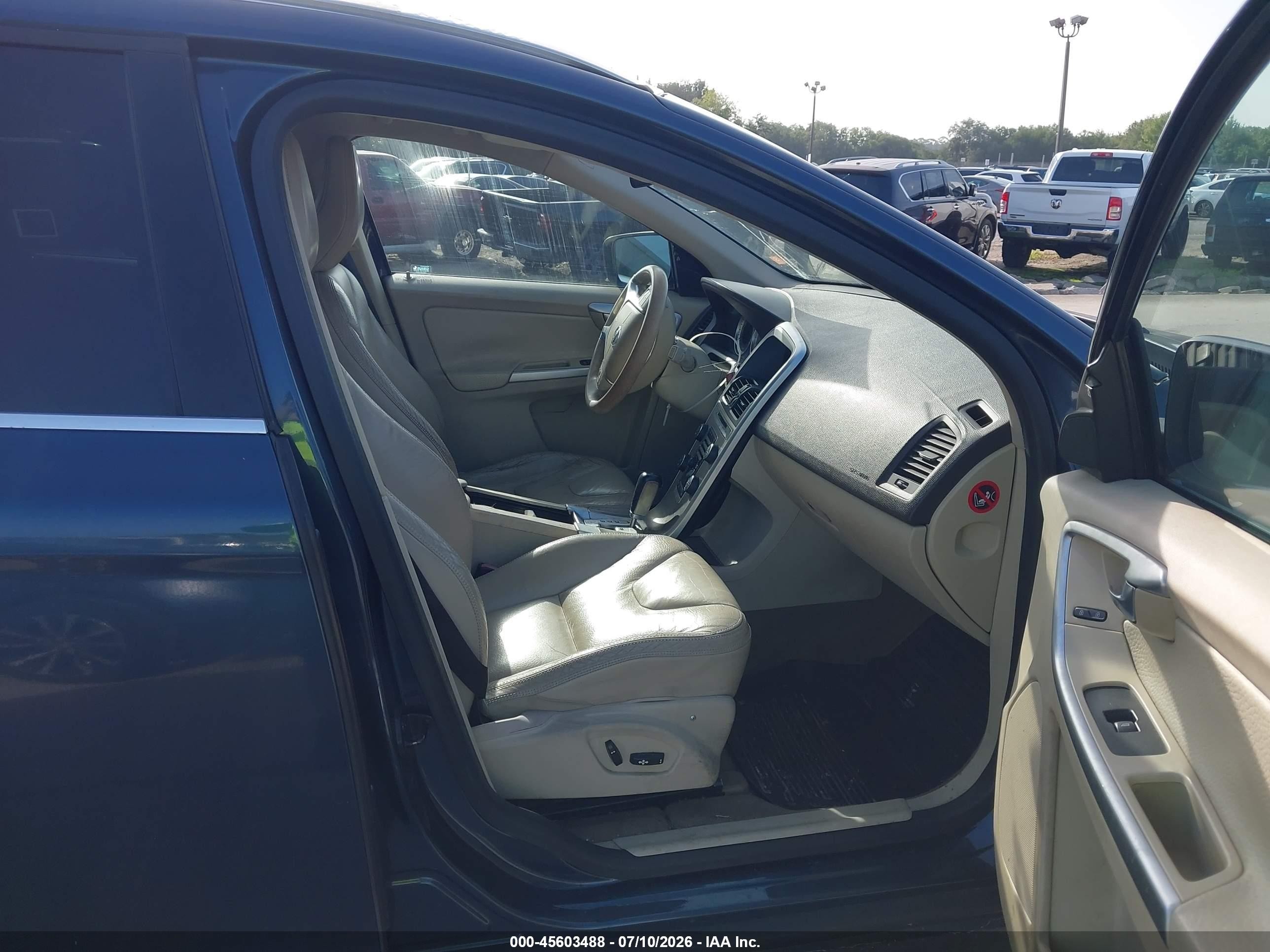 2011 Volvo Xc60 T6/t6 R-design Blue vin: YV4902DZ8B2216792