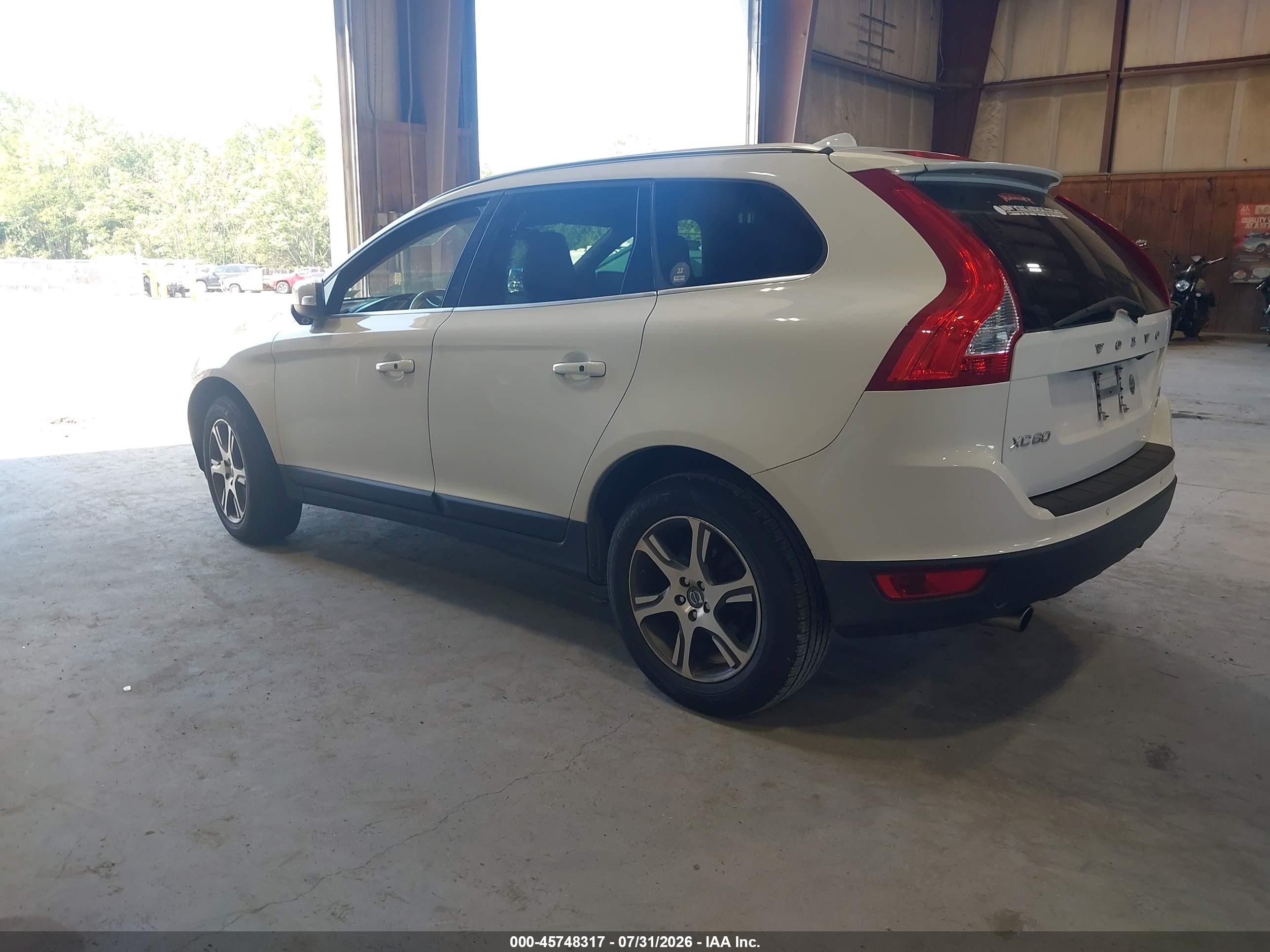2012 Volvo Xc60 T6 Platinum White vin: YV4902DZ8C2242293
