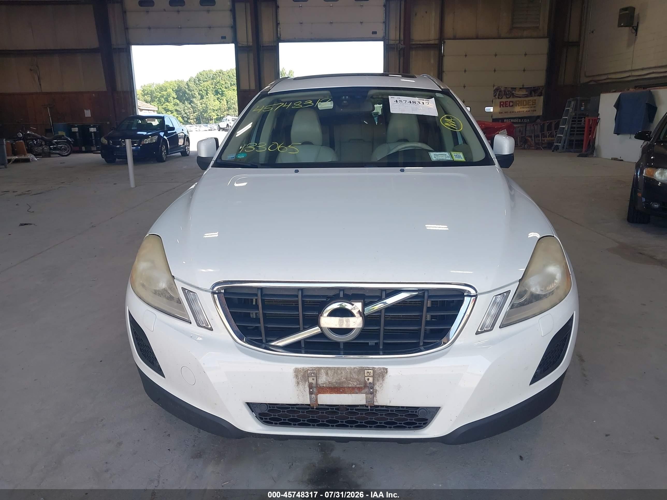 2012 Volvo Xc60 T6 Platinum White vin: YV4902DZ8C2242293