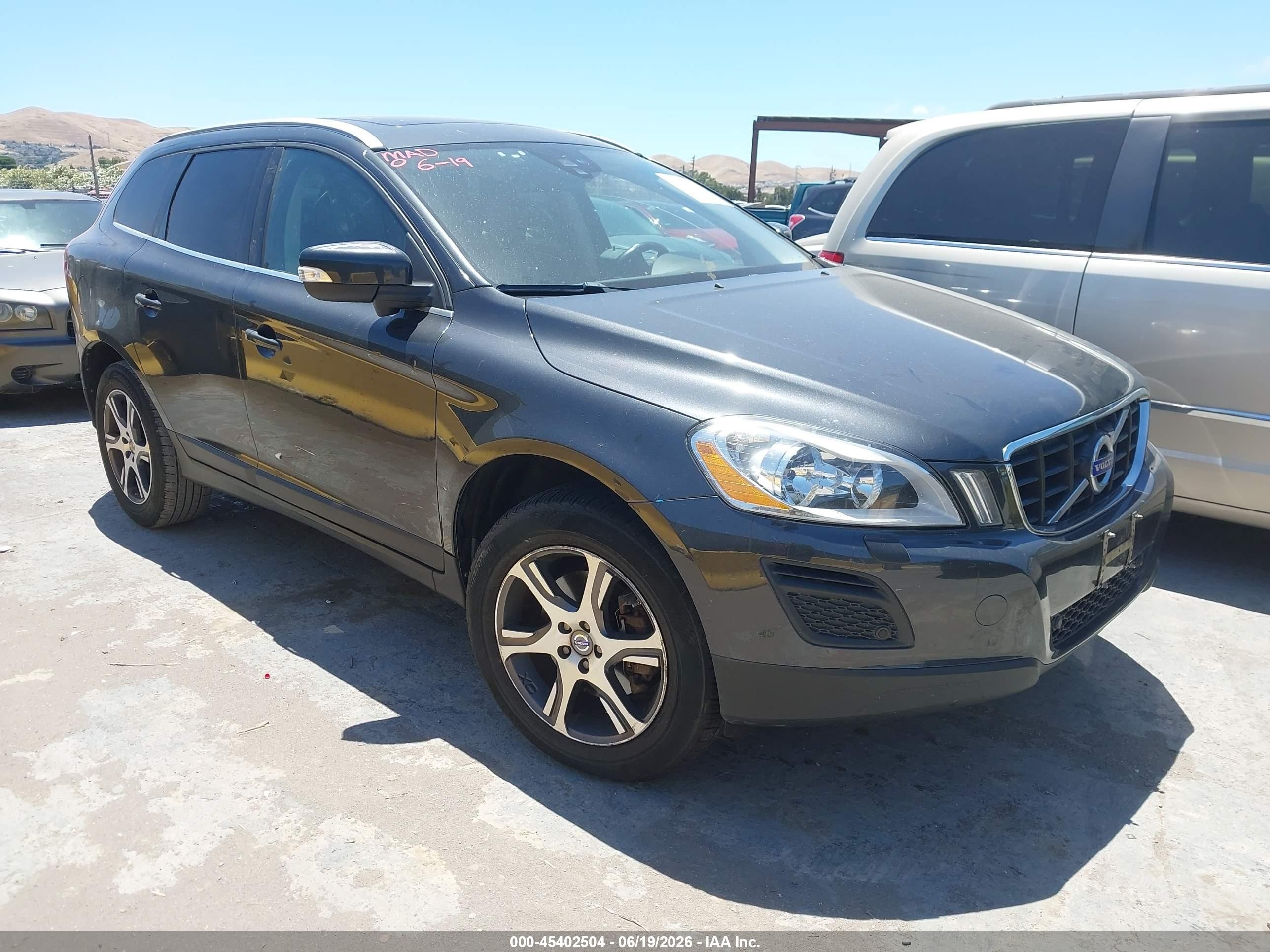 2012 Volvo Xc60 T6/t6 Platinum/t6 Premier Plus/t6 R-design/t6 R-design Platinum/t6 R-design Premier Plus Gray vin: YV4902DZ8C2337713