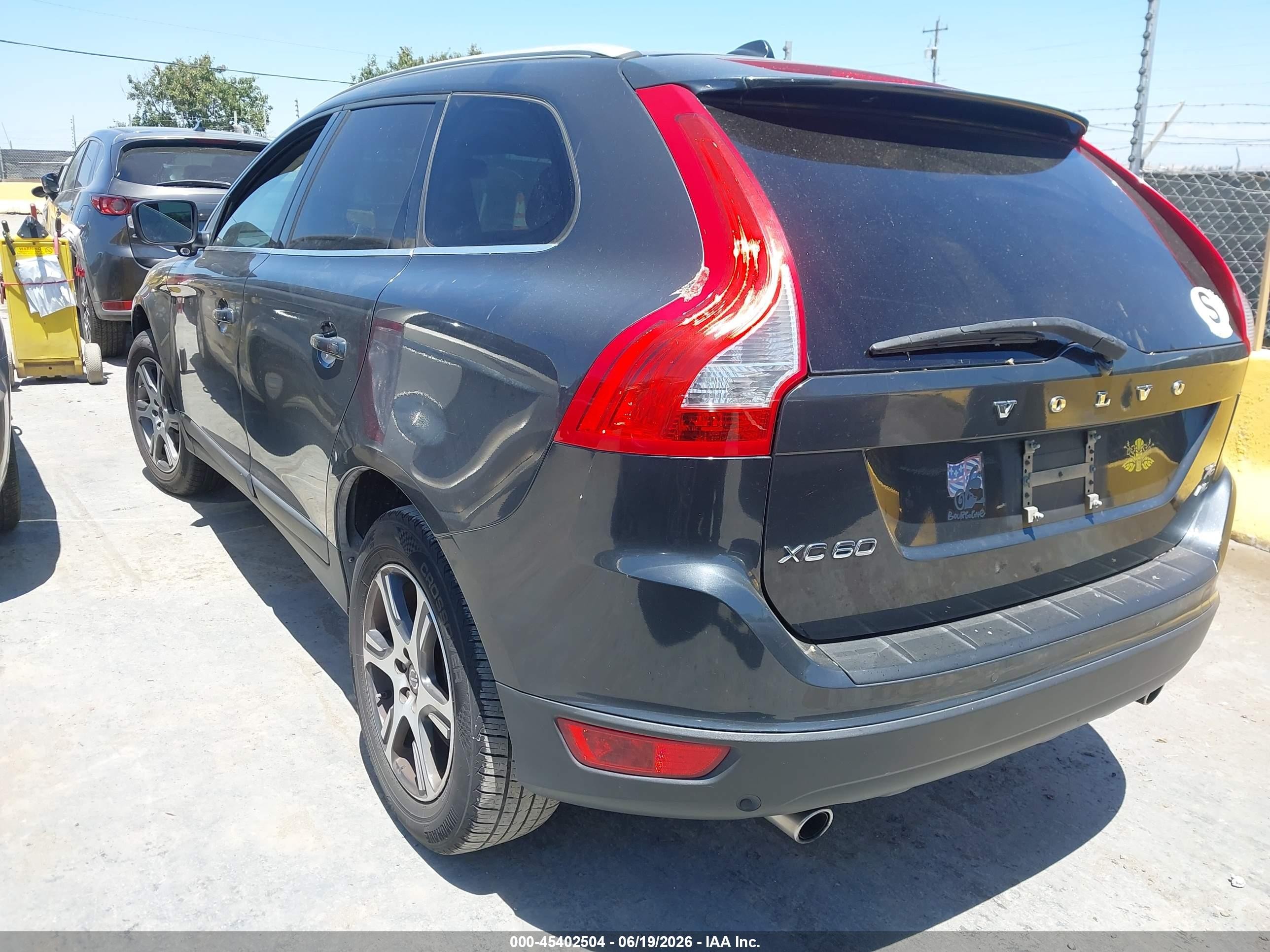 2012 Volvo Xc60 T6/t6 Platinum/t6 Premier Plus/t6 R-design/t6 R-design Platinum/t6 R-design Premier Plus Gray vin: YV4902DZ8C2337713