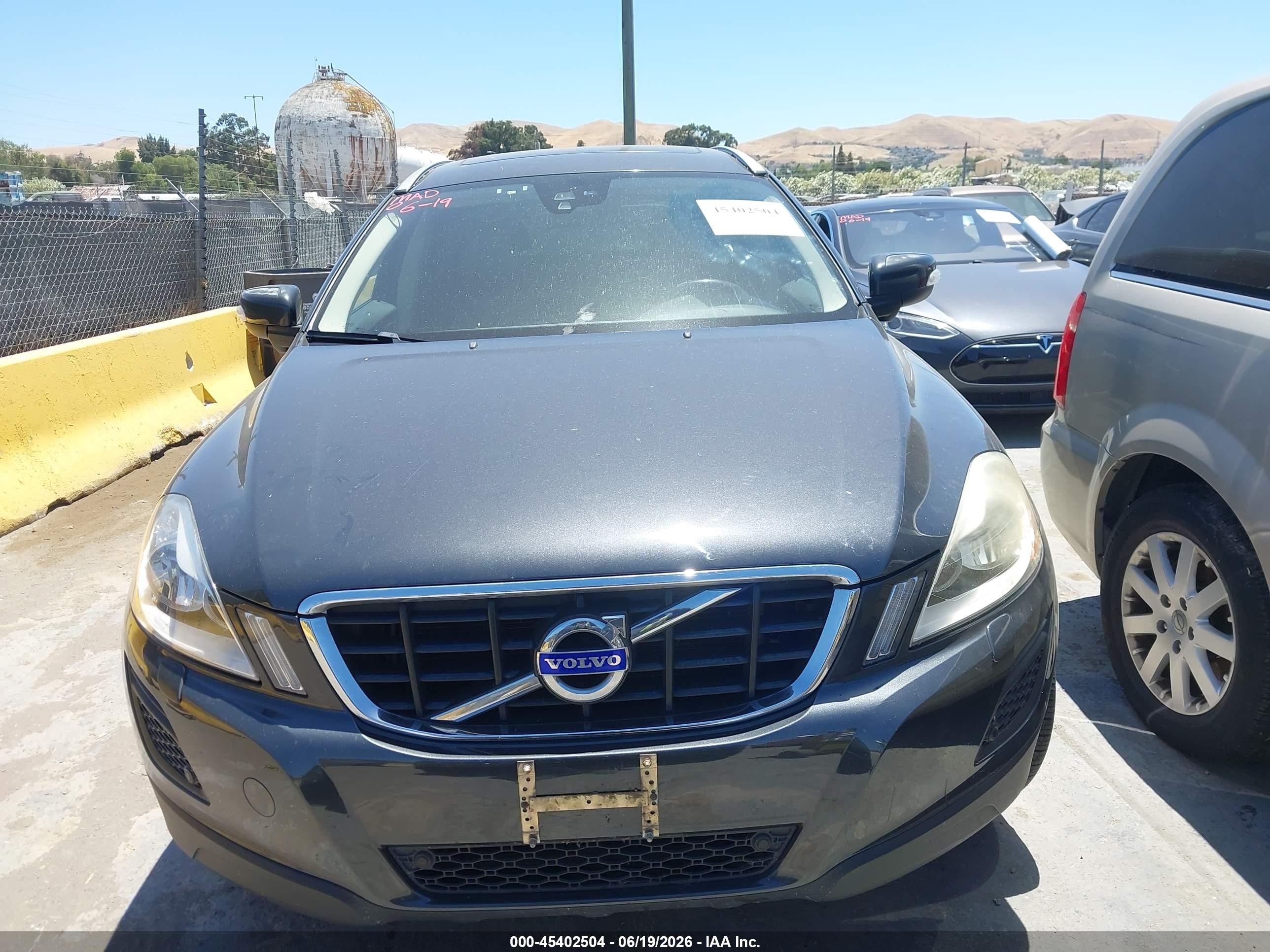 2012 Volvo Xc60 T6/t6 Platinum/t6 Premier Plus/t6 R-design/t6 R-design Platinum/t6 R-design Premier Plus Gray vin: YV4902DZ8C2337713