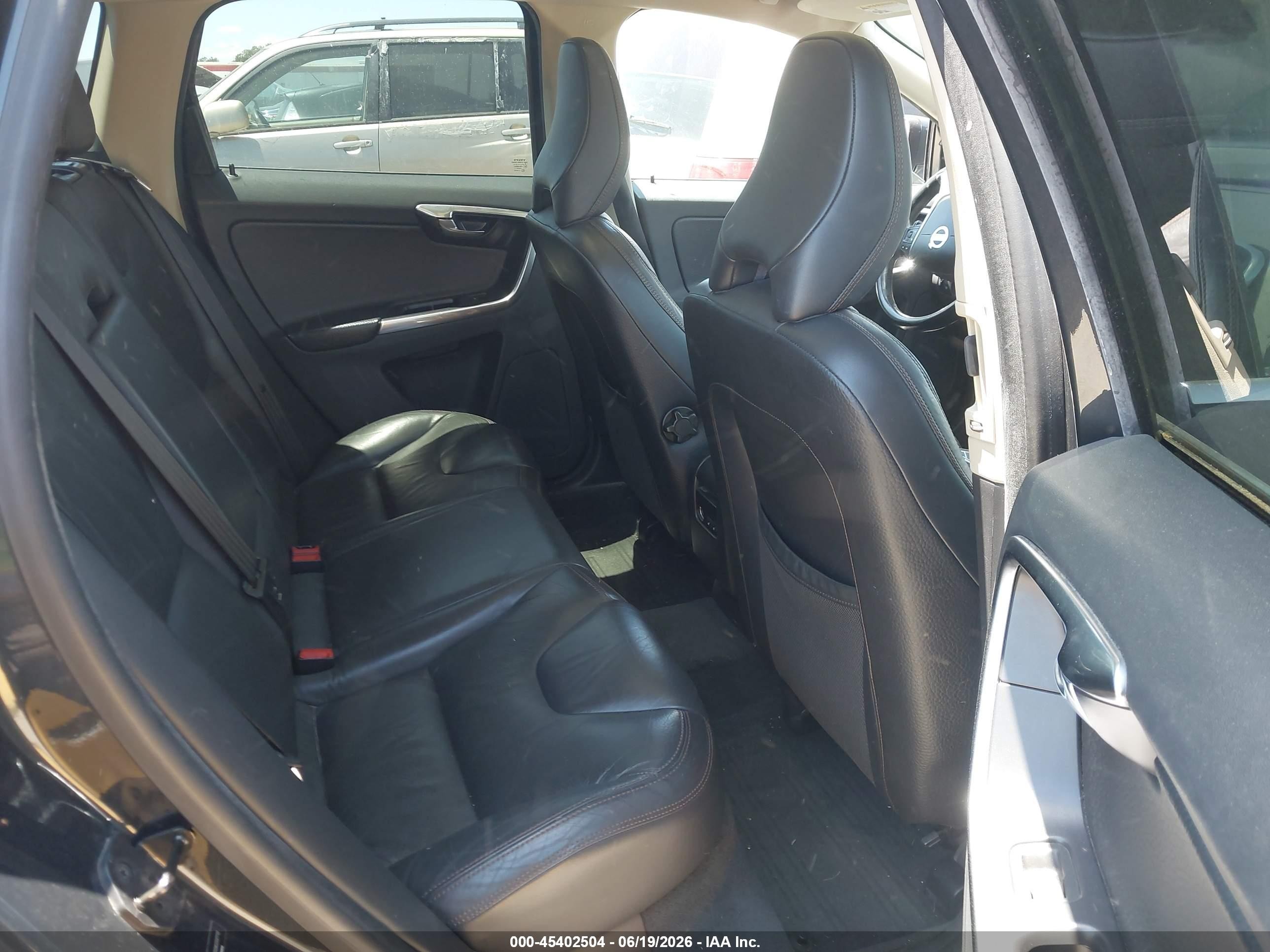 2012 Volvo Xc60 T6/t6 Platinum/t6 Premier Plus/t6 R-design/t6 R-design Platinum/t6 R-design Premier Plus Gray vin: YV4902DZ8C2337713