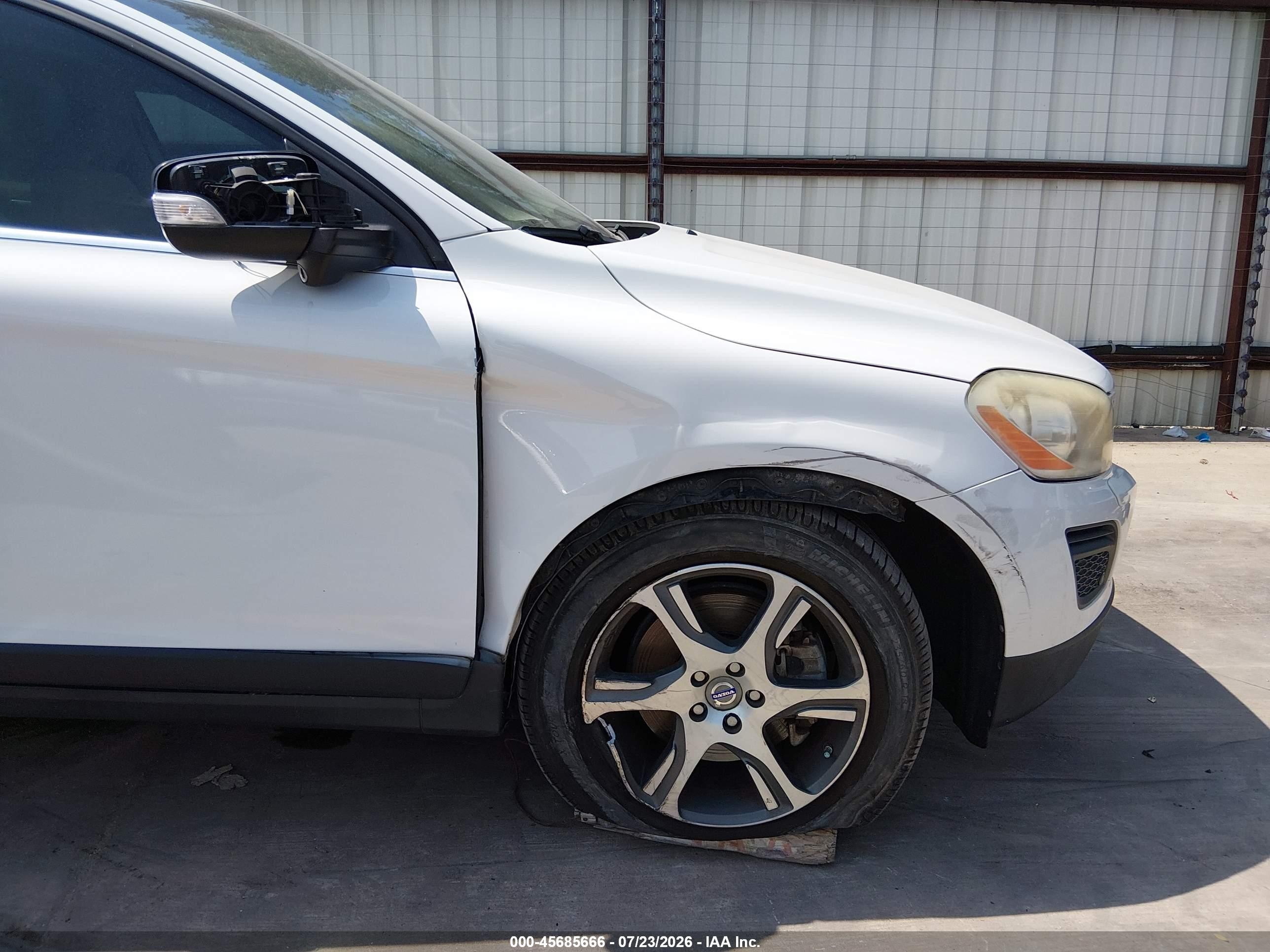 2013 Volvo Xc60 T6 White vin: YV4902DZ8D2376934