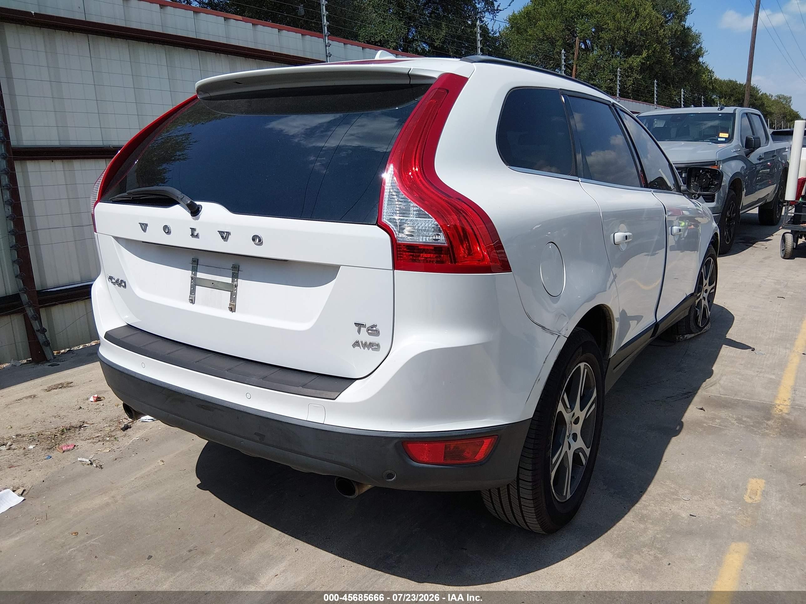 2013 Volvo Xc60 T6 White vin: YV4902DZ8D2376934