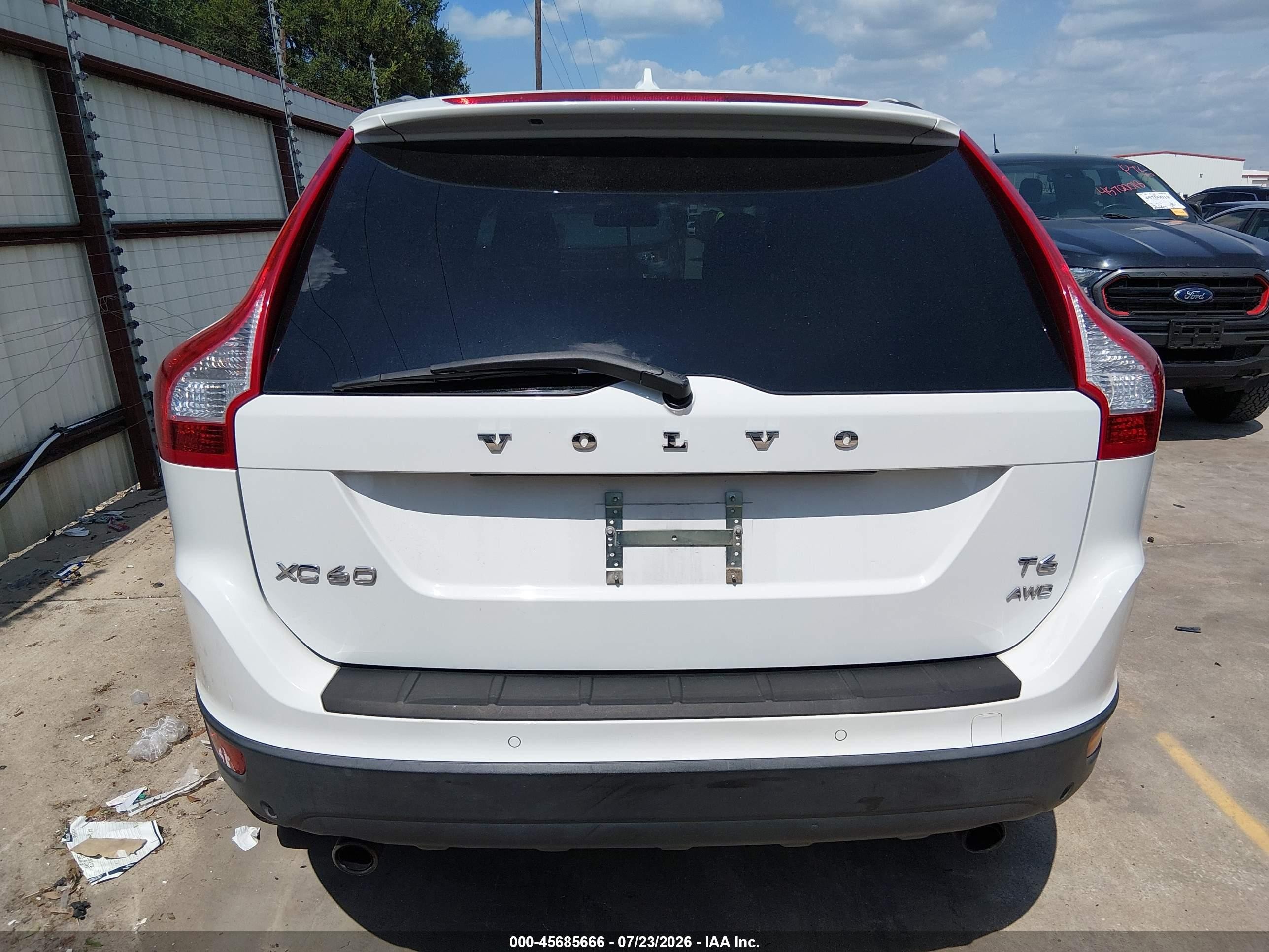 2013 Volvo Xc60 T6 White vin: YV4902DZ8D2376934