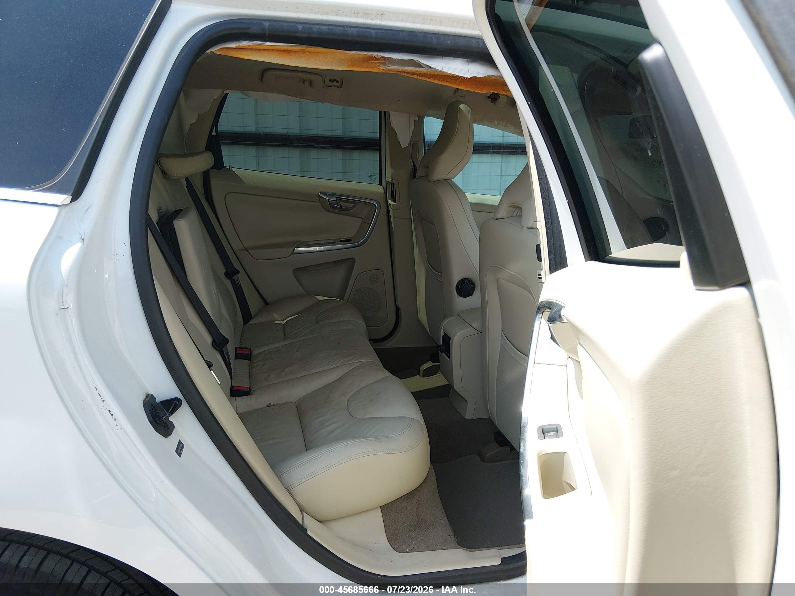2013 Volvo Xc60 T6 White vin: YV4902DZ8D2376934