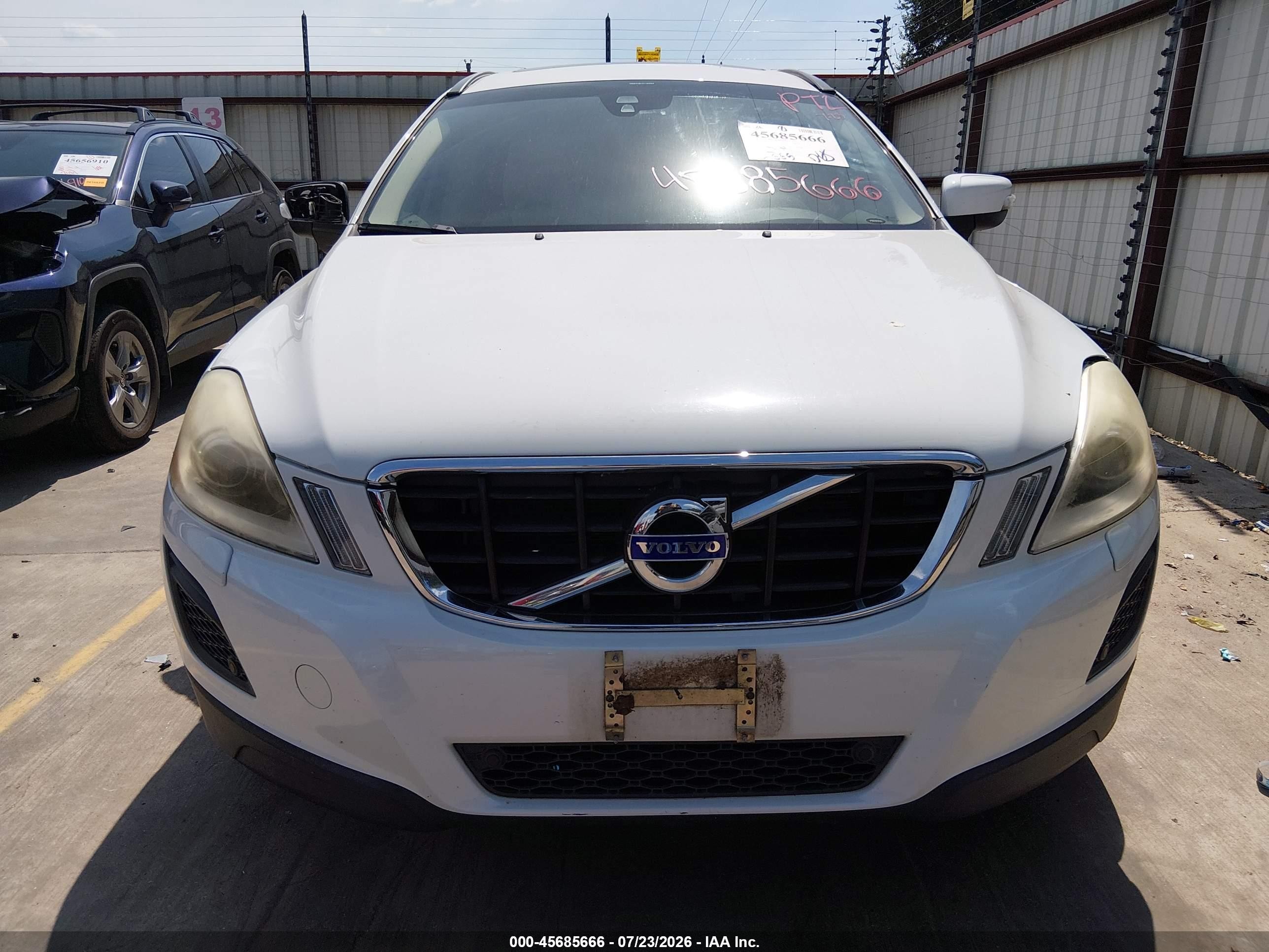 2013 Volvo Xc60 T6 White vin: YV4902DZ8D2376934