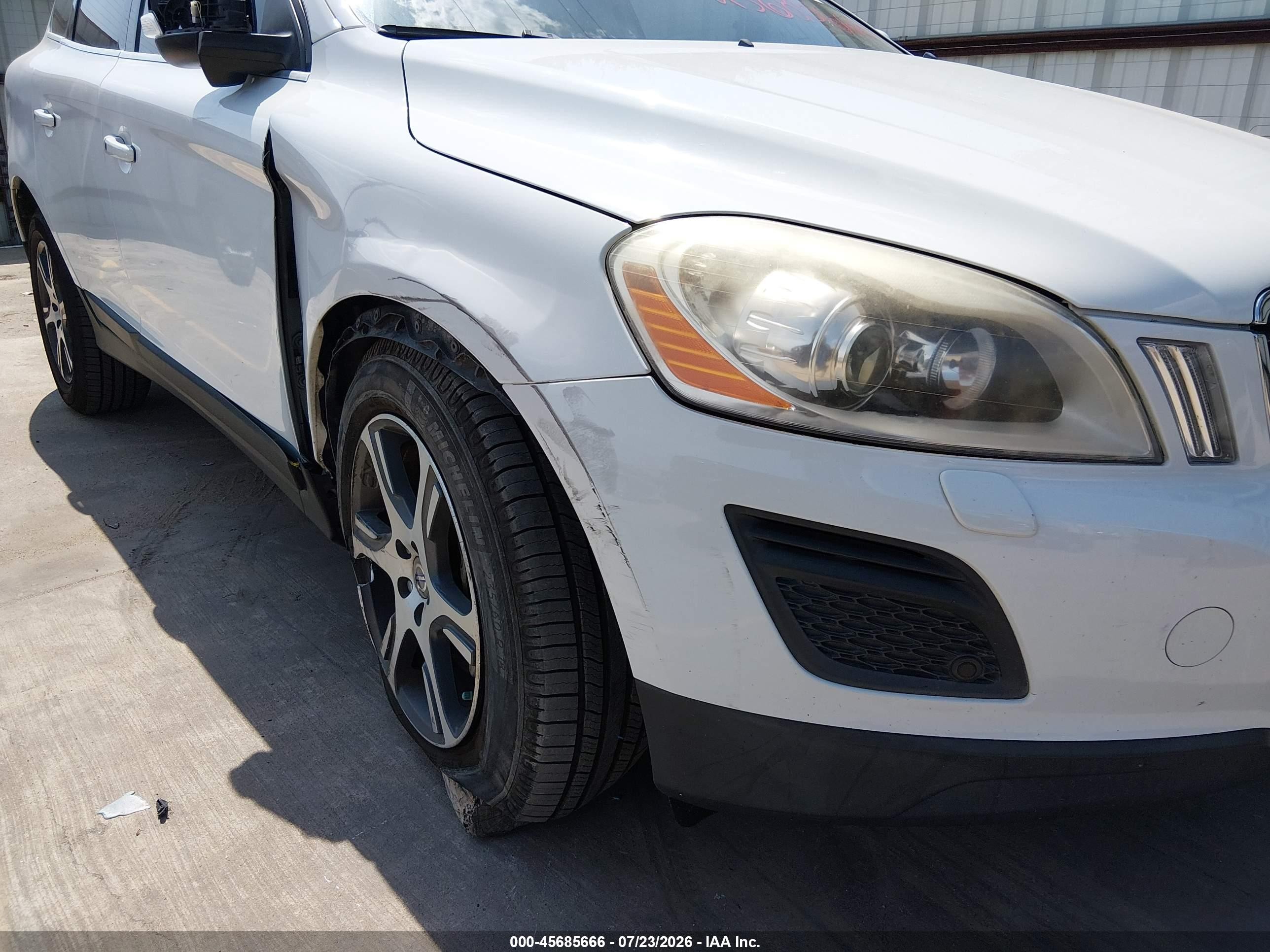 2013 Volvo Xc60 T6 White vin: YV4902DZ8D2376934