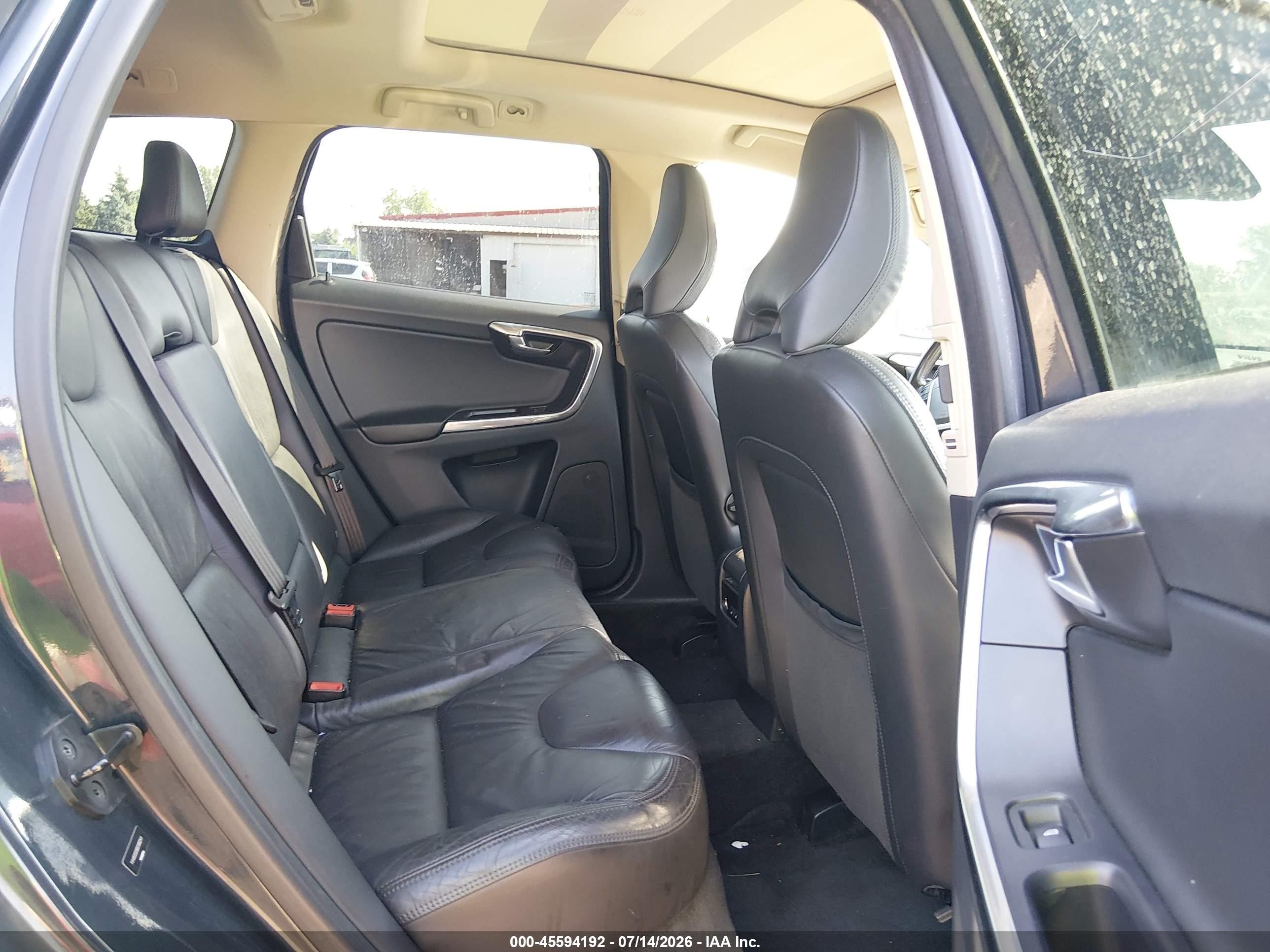 2013 Volvo Xc60 T6/t6 Platinum/t6 Premier Plus/t6 R-design/t6 R-design Platinum/t6 R-design Premier Plus Blue vin: YV4902DZ8D2380241