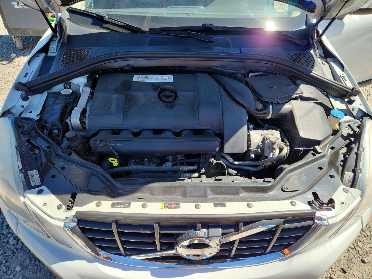 2013 Volvo Xc60 T6 White vin: YV4902DZ8D2414291