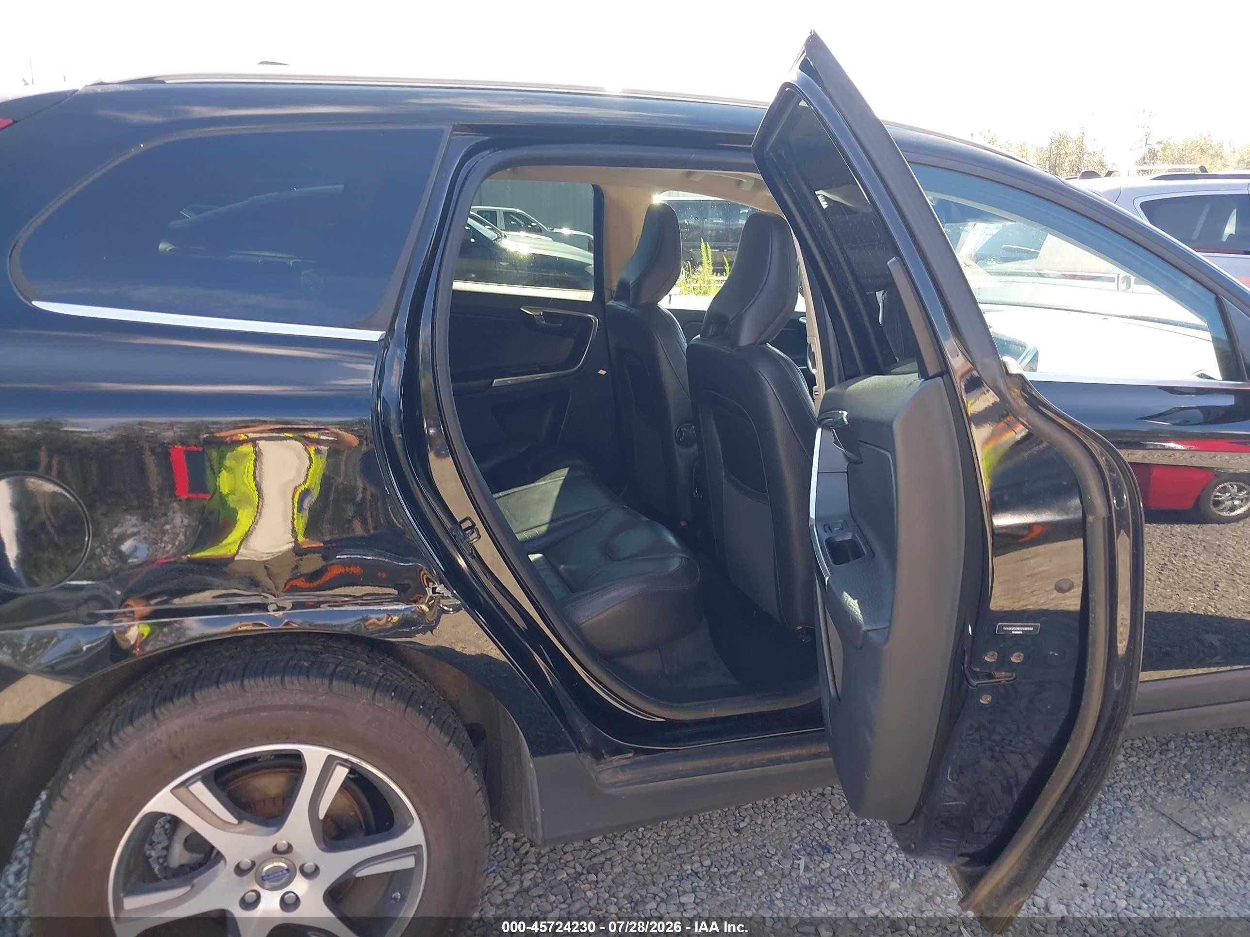 2013 Volvo Xc60 T6 Черный vin: YV4902DZ8D2456590
