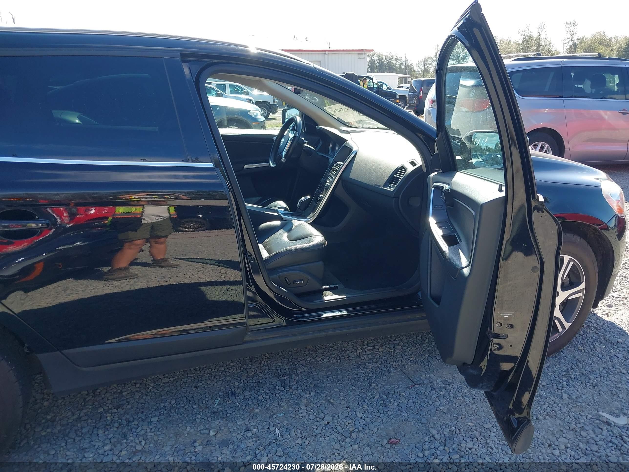 2013 Volvo Xc60 T6 Черный vin: YV4902DZ8D2456590