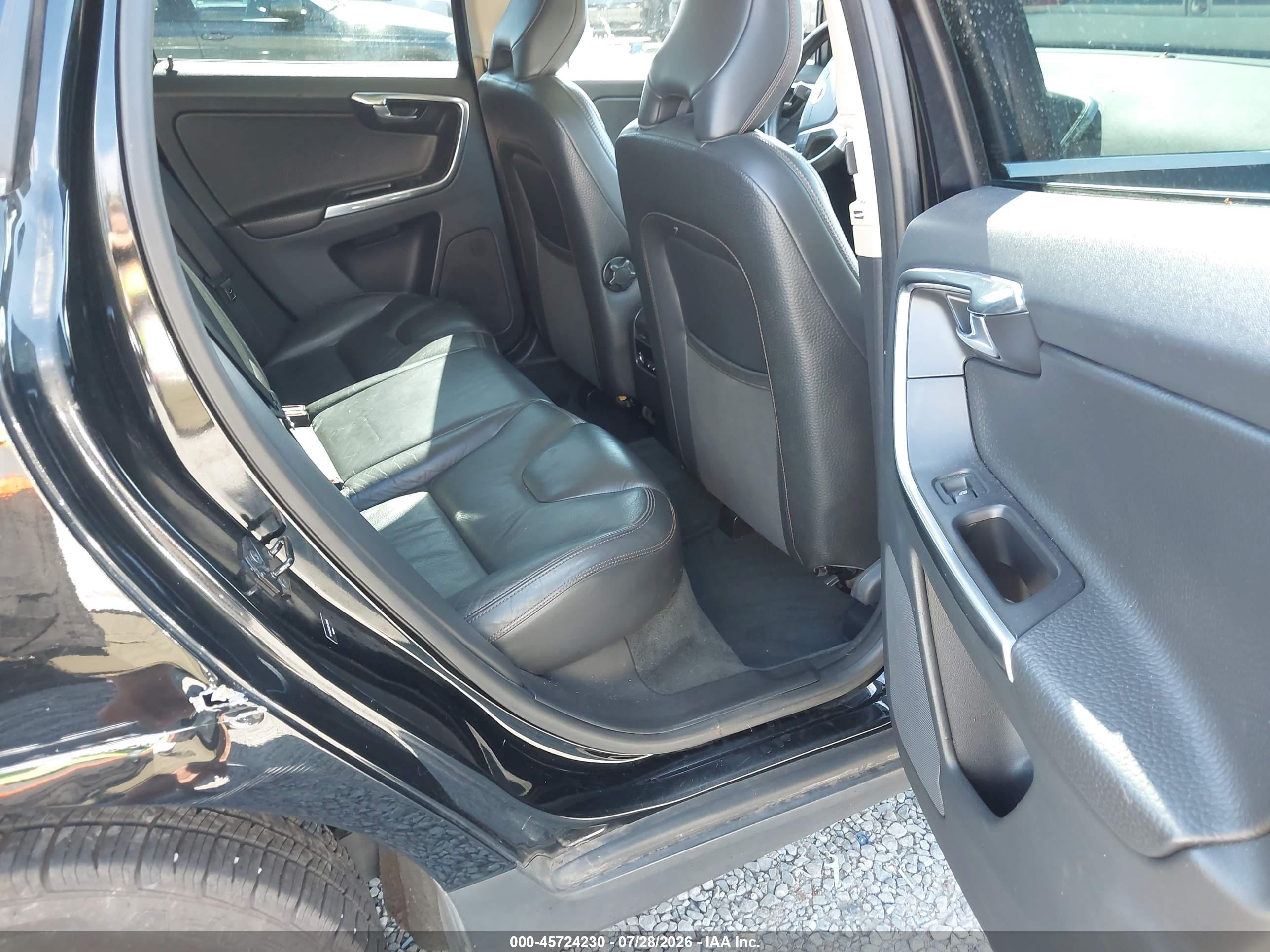 2013 Volvo Xc60 T6 Черный vin: YV4902DZ8D2456590