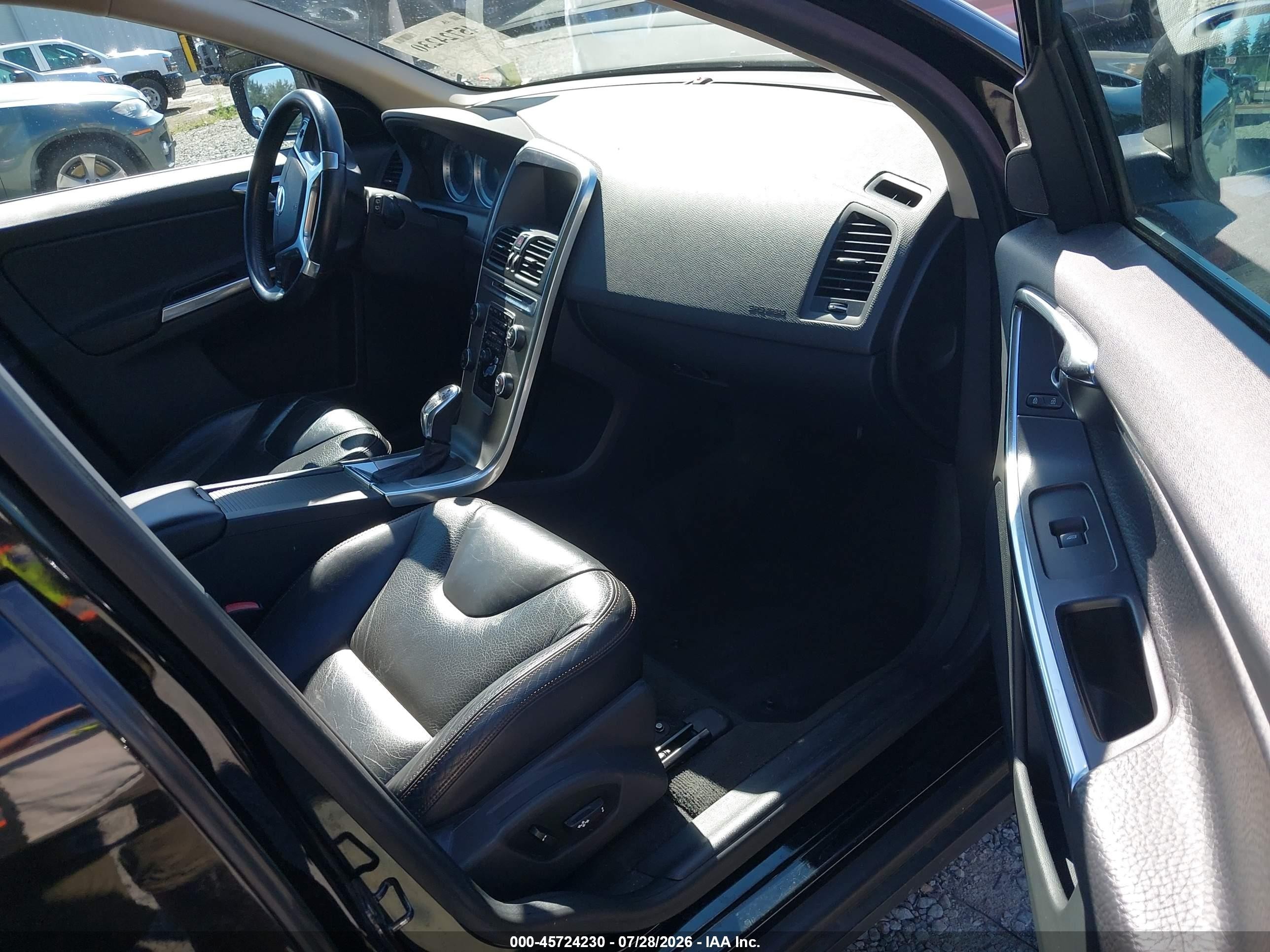 2013 Volvo Xc60 T6 Черный vin: YV4902DZ8D2456590
