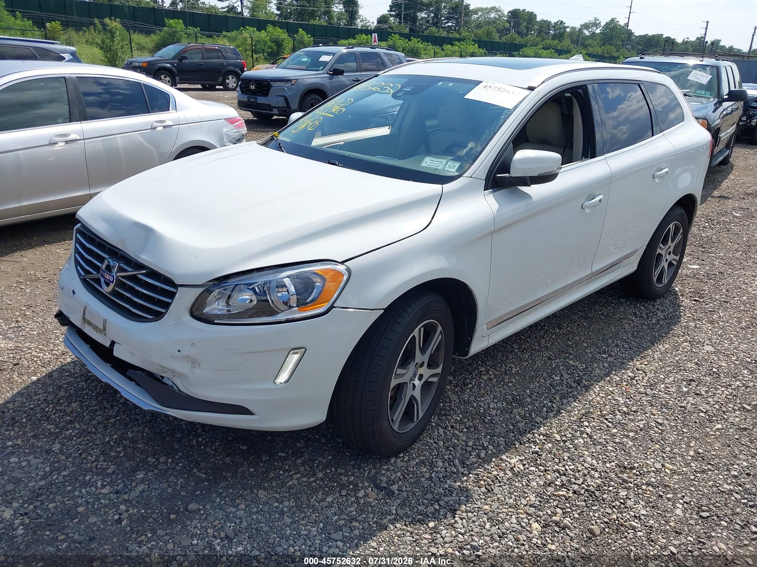 2014 Volvo Xc60 T6 R-design Белый vin: YV4902DZ8E2535291