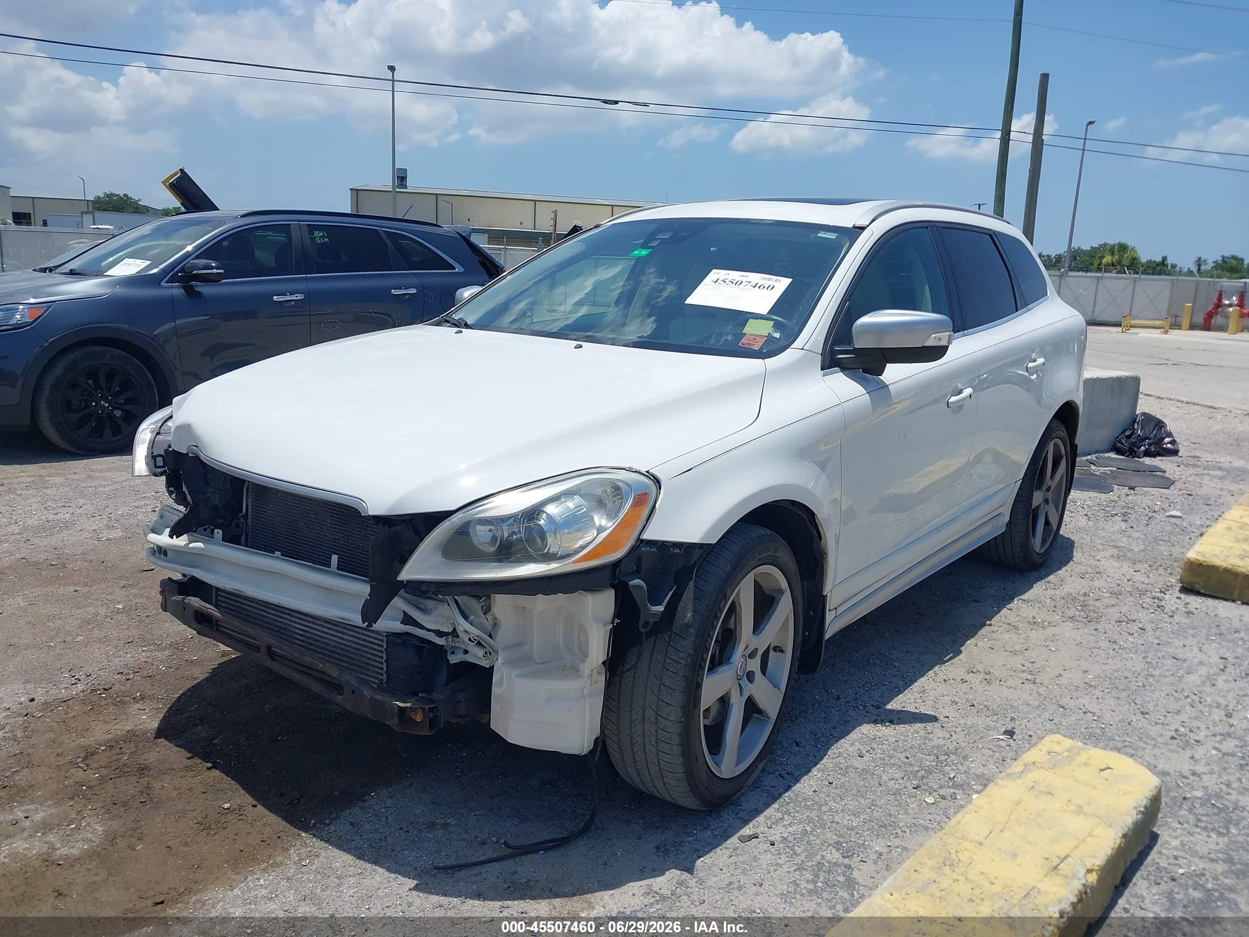 2012 Volvo Xc60 T6 Platinum White vin: YV4902DZ9C2300492