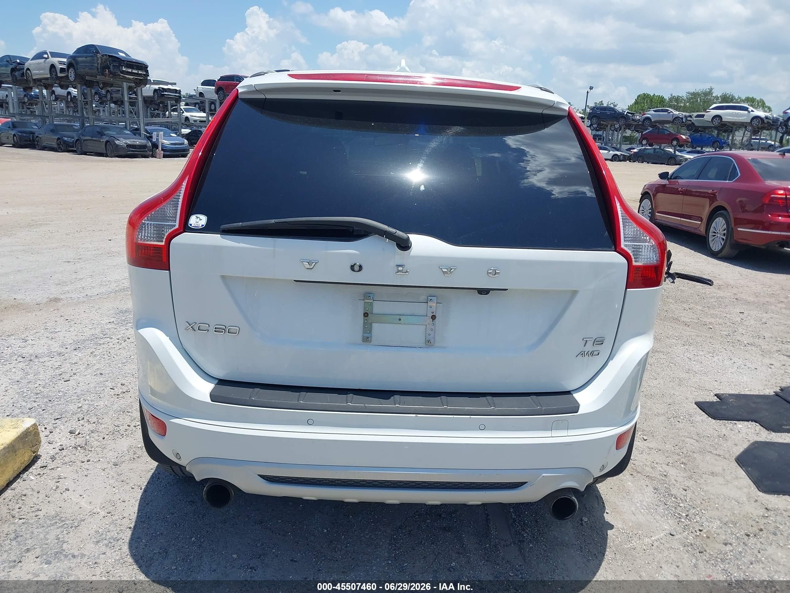 2012 Volvo Xc60 T6 Platinum White vin: YV4902DZ9C2300492