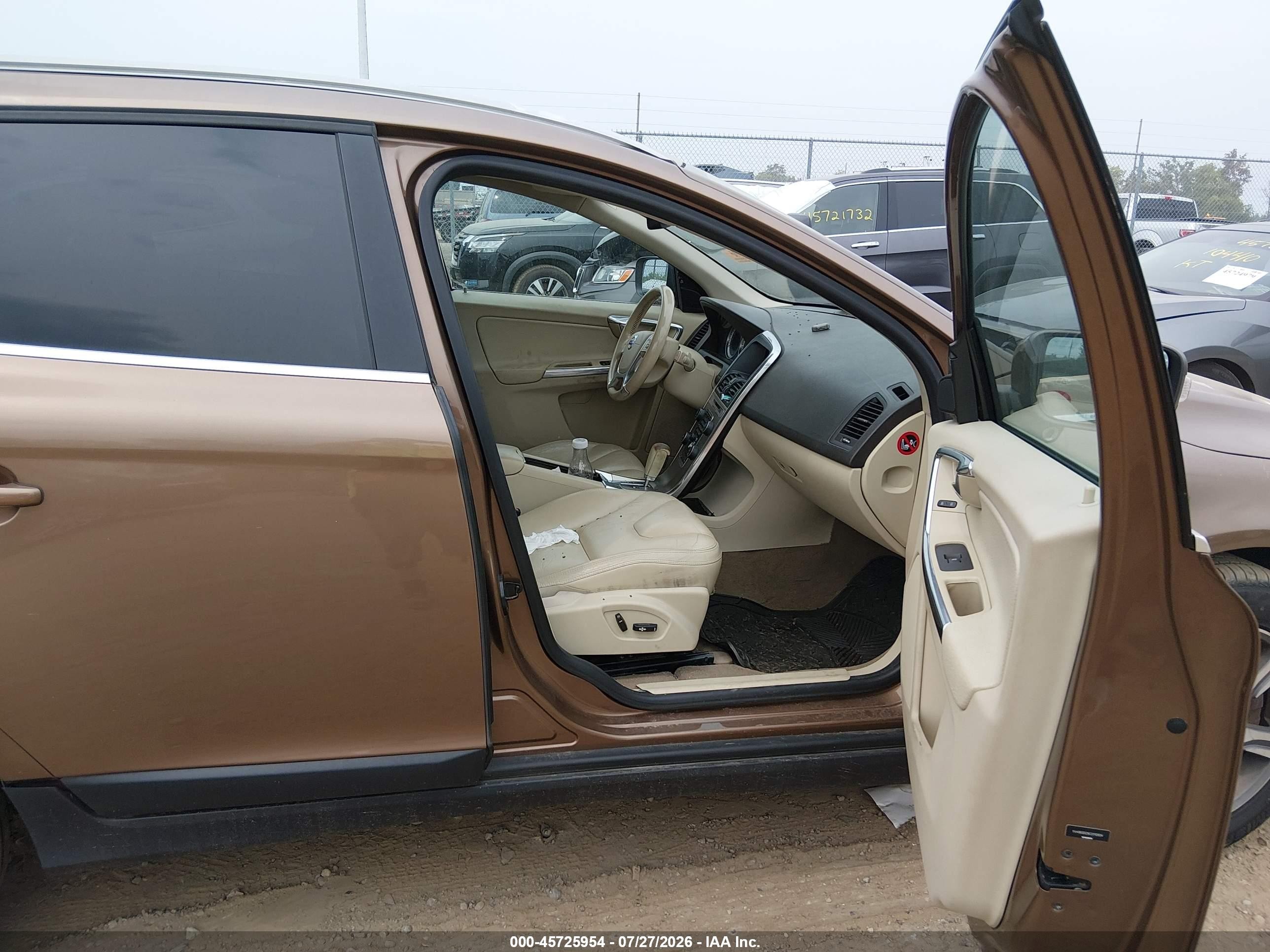2012 Volvo Xc60 T6 Коричневый vin: YV4902DZ9C2312934