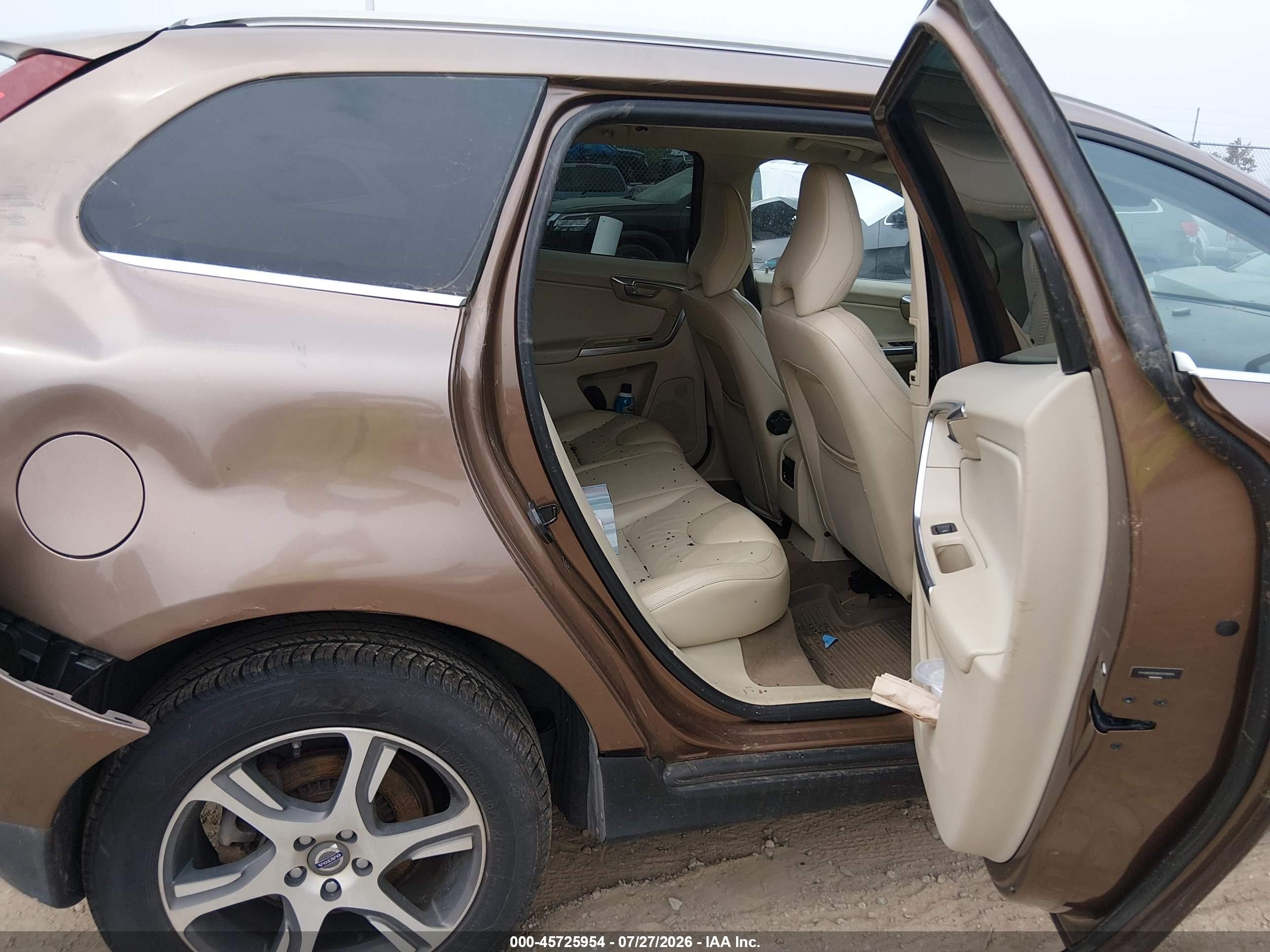 2012 Volvo Xc60 T6 Коричневый vin: YV4902DZ9C2312934
