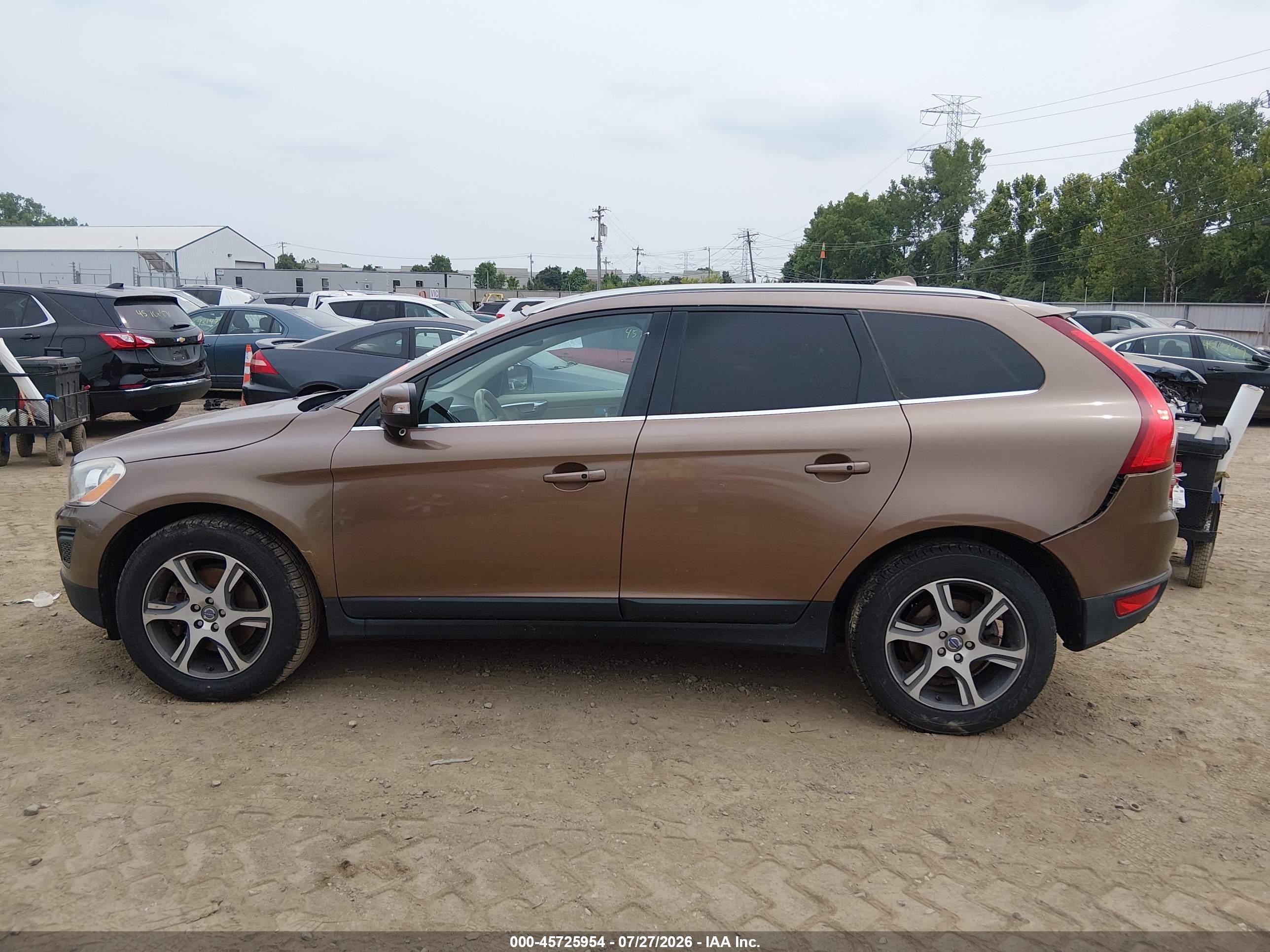 2012 Volvo Xc60 T6 Коричневый vin: YV4902DZ9C2312934
