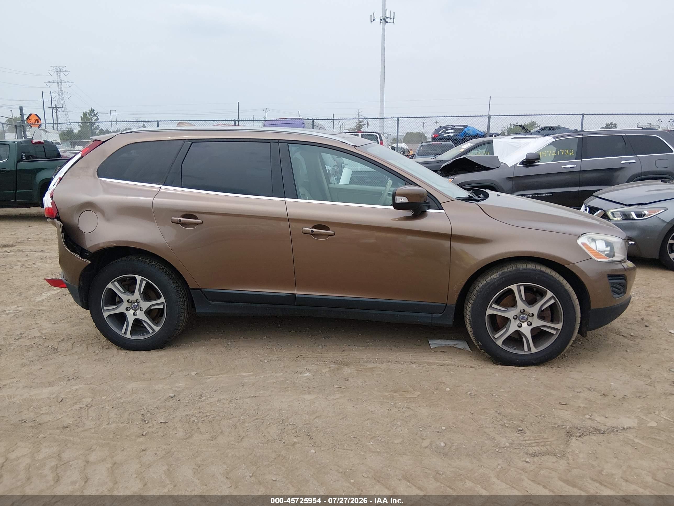 2012 Volvo Xc60 T6 Коричневый vin: YV4902DZ9C2312934