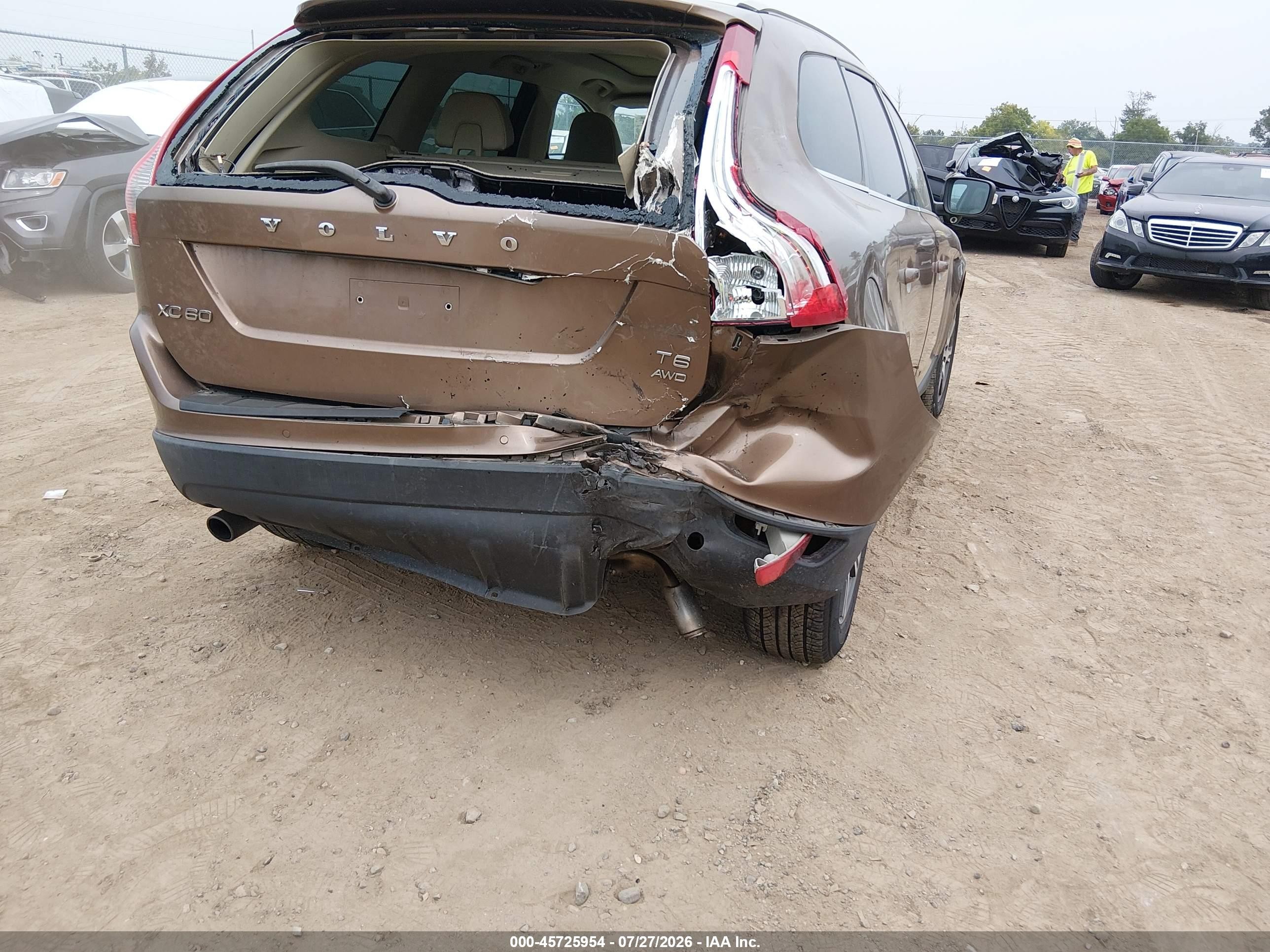 2012 Volvo Xc60 T6 Коричневый vin: YV4902DZ9C2312934
