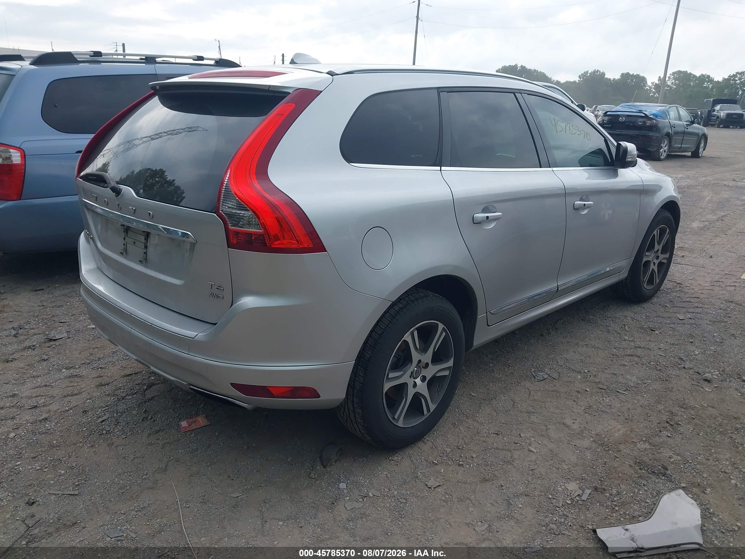 2014 Volvo Xc60 3.0l Premier Plus Серебряный vin: YV4902DZ9E2500369