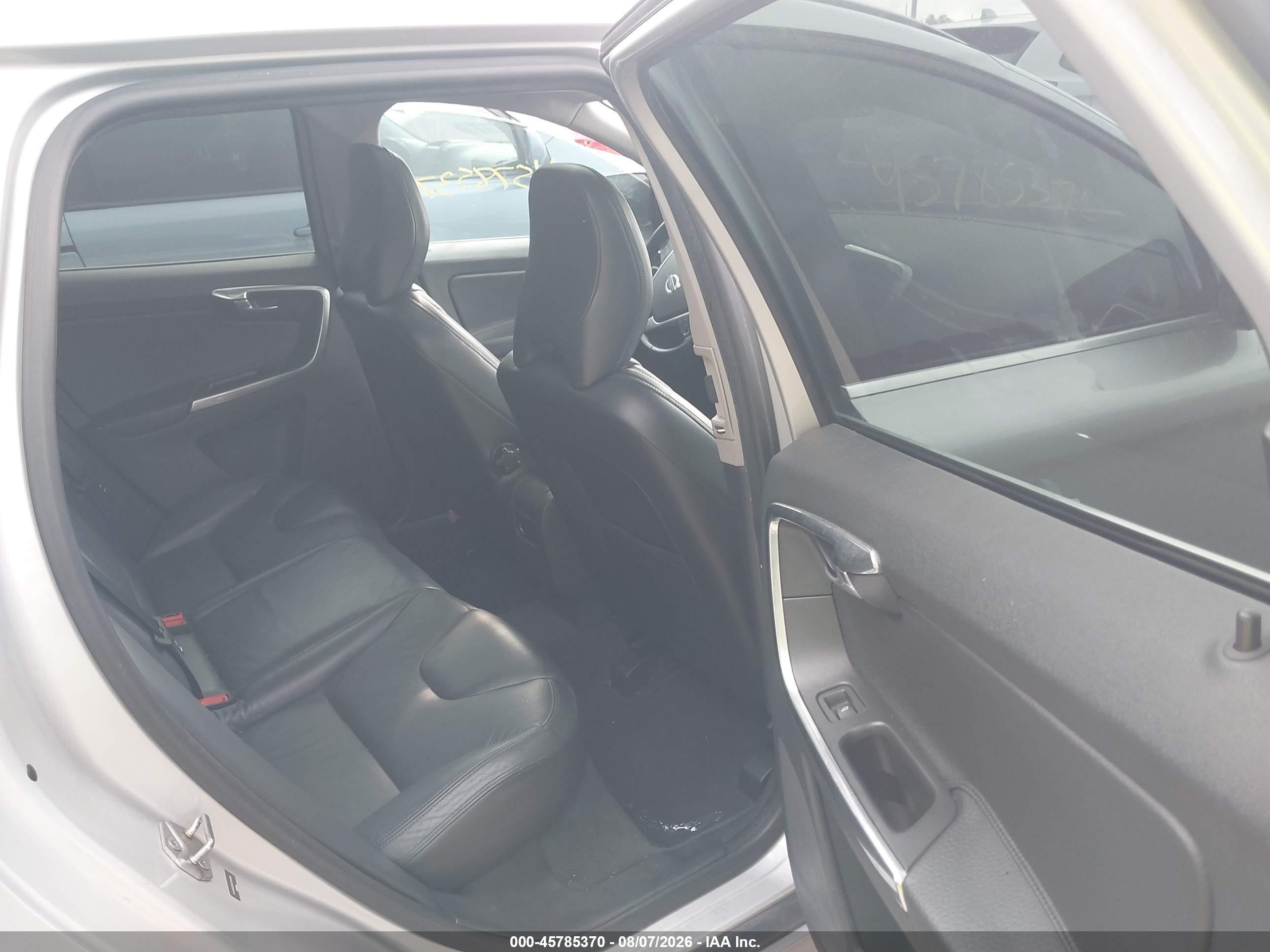 2014 Volvo Xc60 3.0l Premier Plus Серебряный vin: YV4902DZ9E2500369