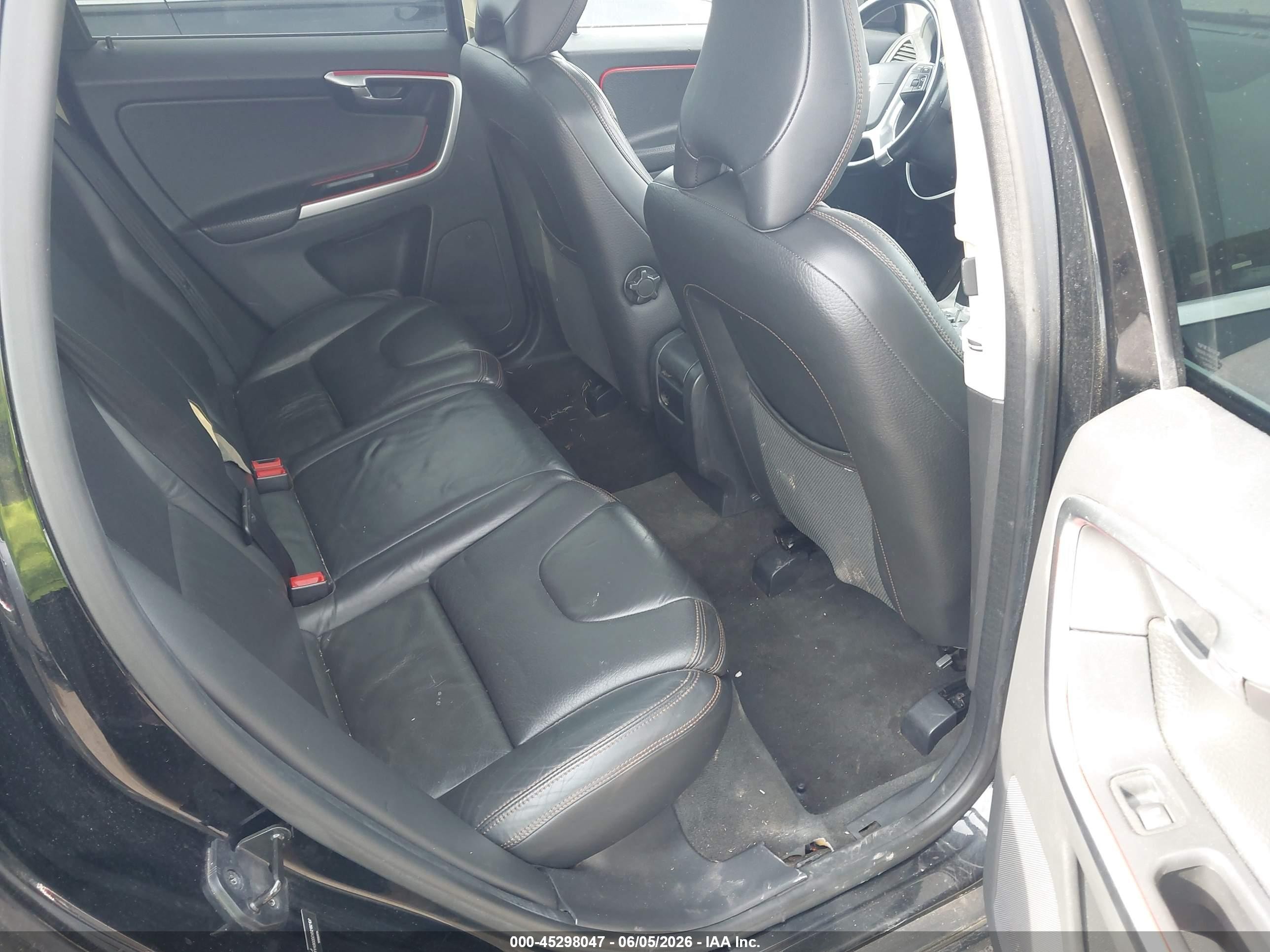 2011 Volvo Xc60 T6/t6 R-design Black vin: YV4902DZXB2192107
