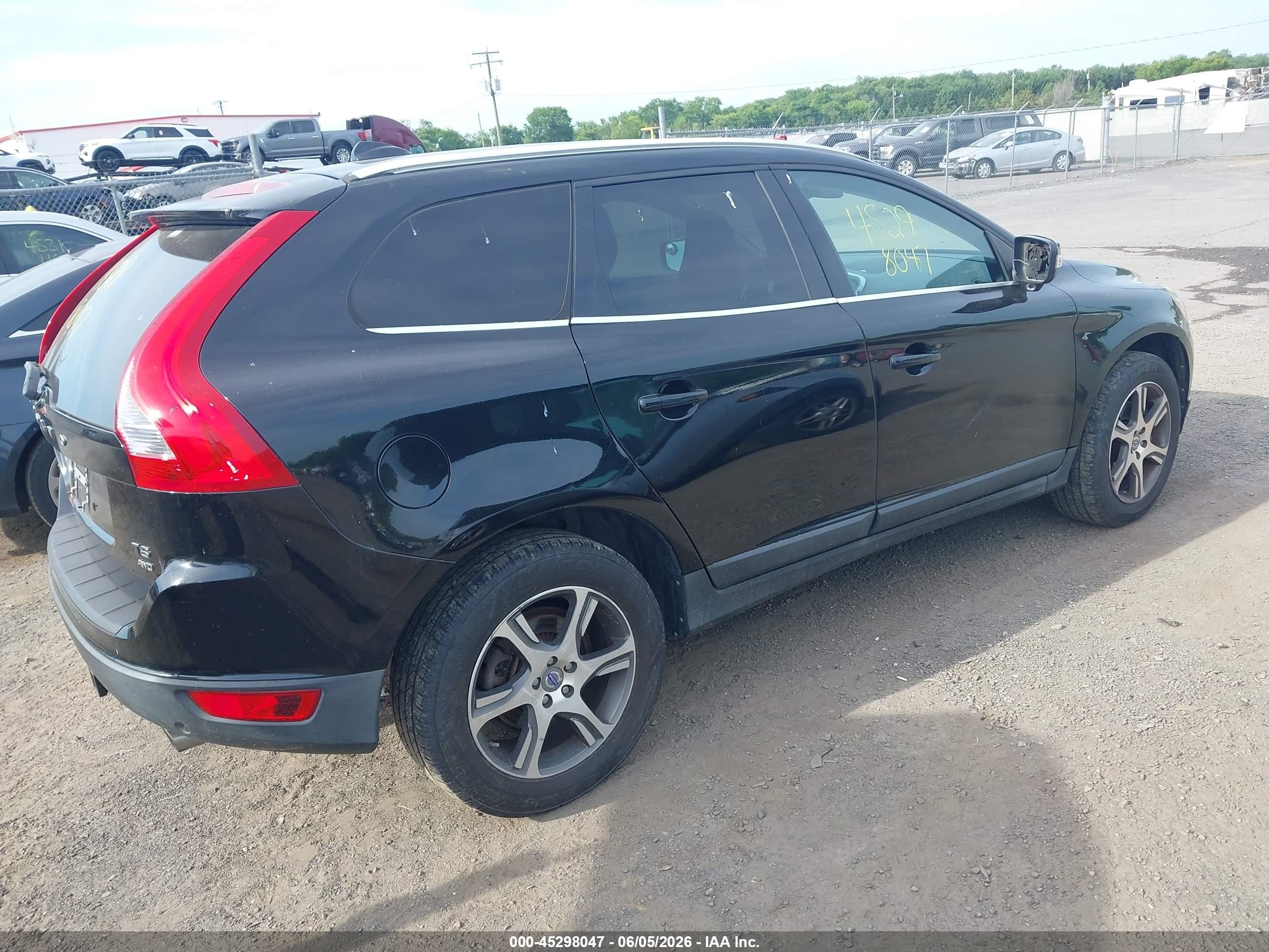 2011 Volvo Xc60 T6/t6 R-design Black vin: YV4902DZXB2192107