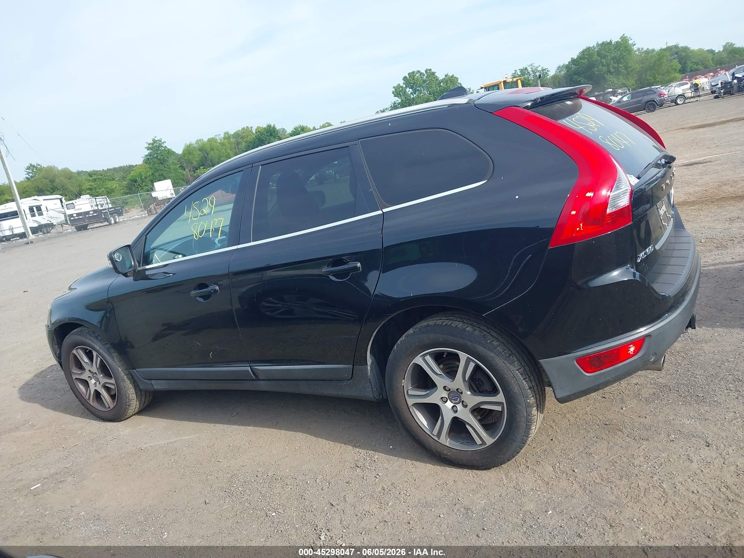 2011 Volvo Xc60 T6/t6 R-design Black vin: YV4902DZXB2192107