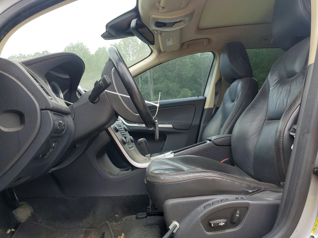 2012 Volvo Xc60 T6 Серебряный vin: YV4902DZXC2255241