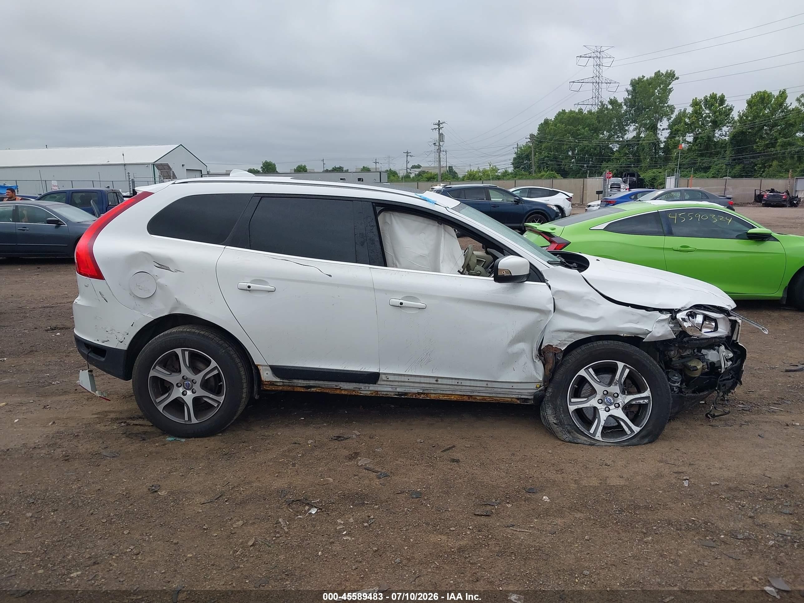 2012 Volvo Xc60 T6 R-design White vin: YV4902DZXC2295318