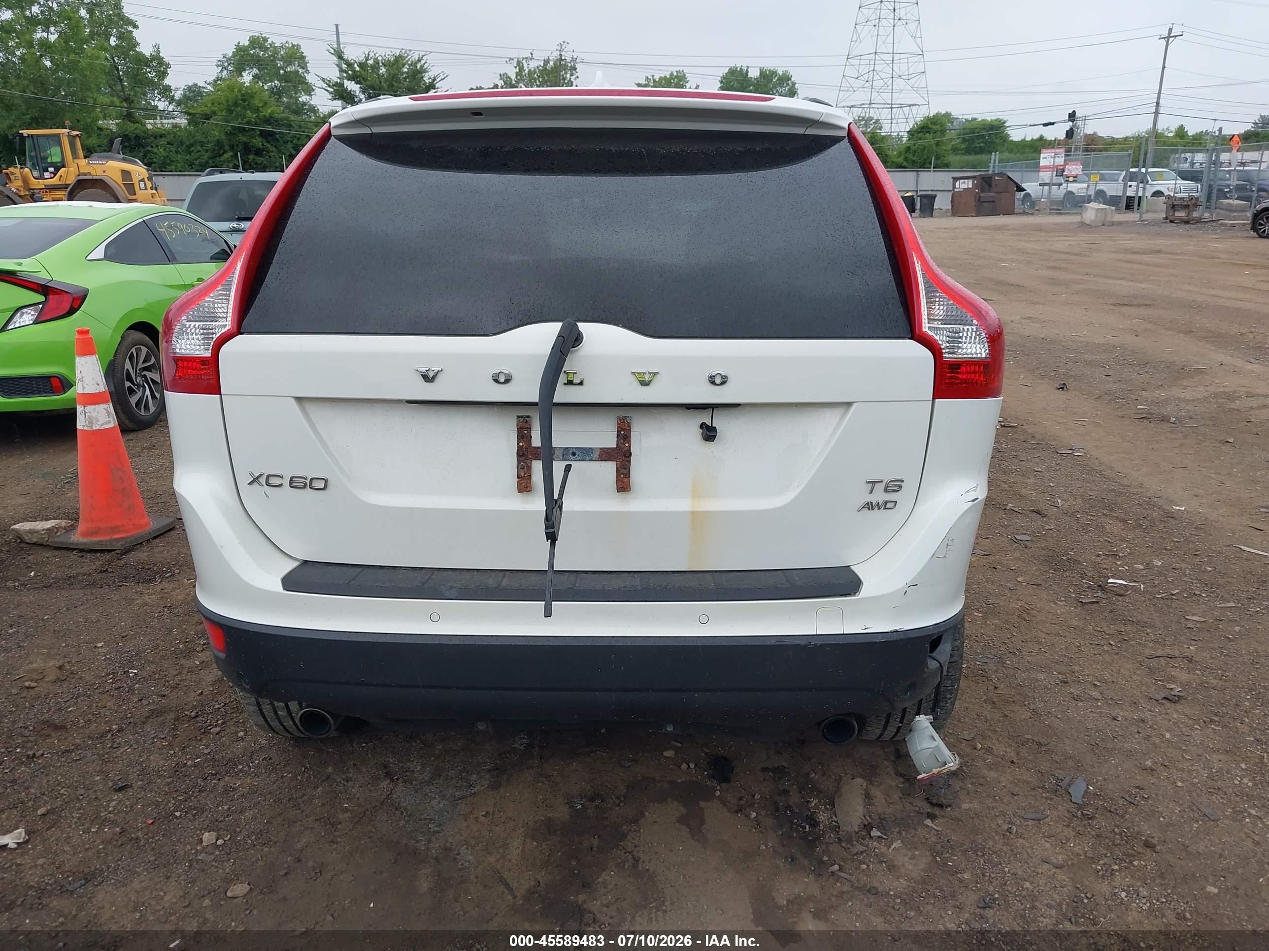 2012 Volvo Xc60 T6 R-design White vin: YV4902DZXC2295318