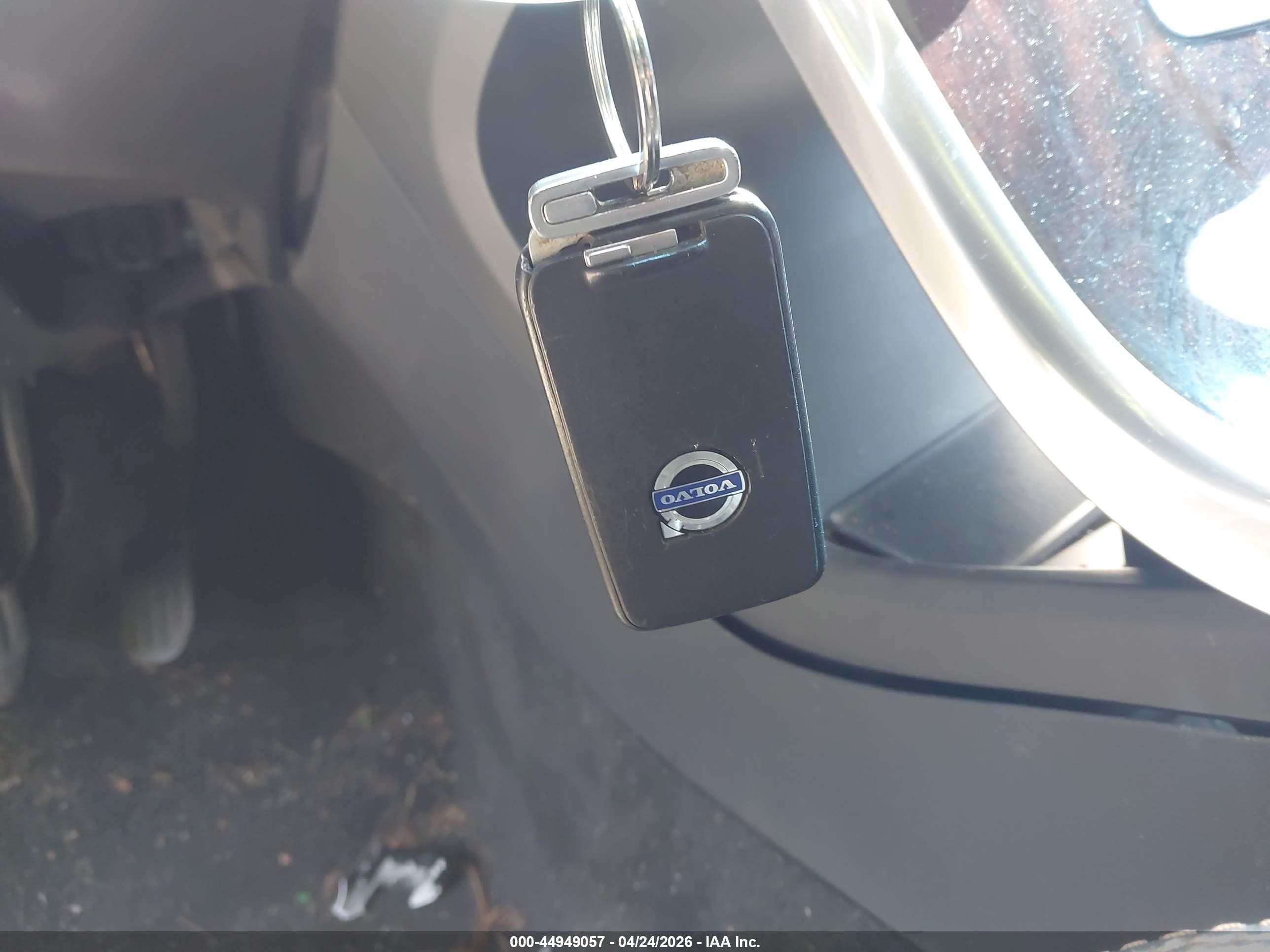 2012 Volvo Xc60 T6/t6 Platinum/t6 Premier Plus/t6 R-design/t6 R-design Platinum/t6 R-design Premier Plus Black vin: YV4902DZXC2307855