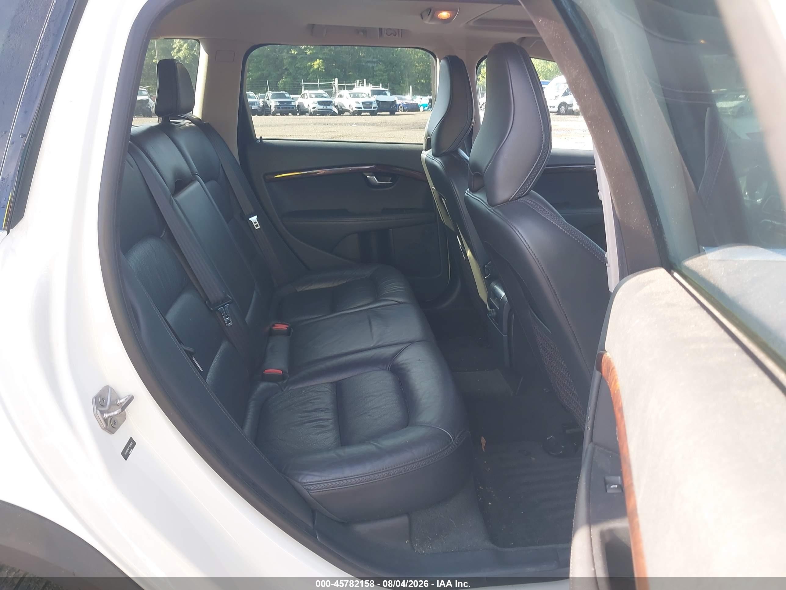2015 Volvo Xc70 T6 Platinum White vin: YV4902ND2F1201008