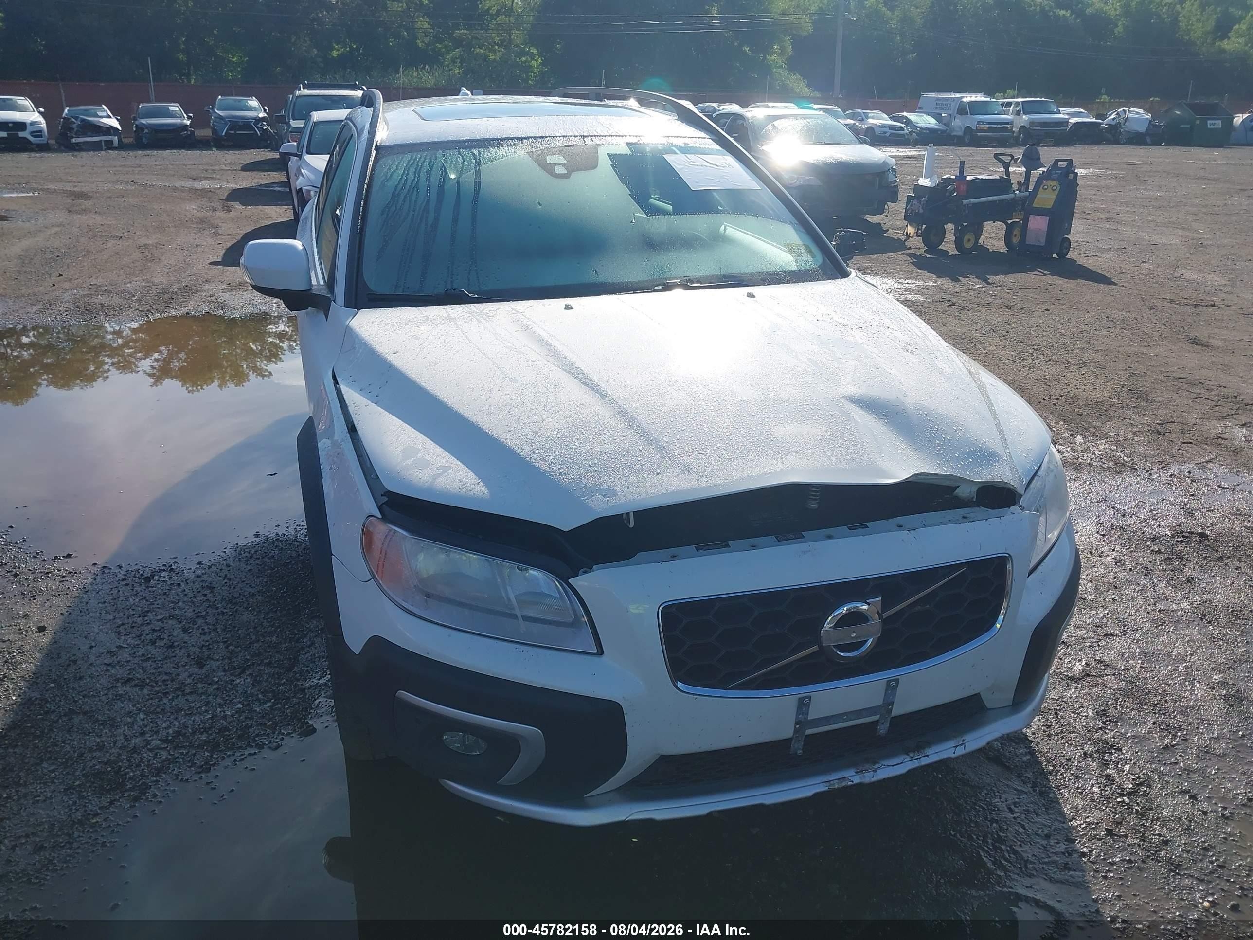 2015 Volvo Xc70 T6 Platinum White vin: YV4902ND2F1201008