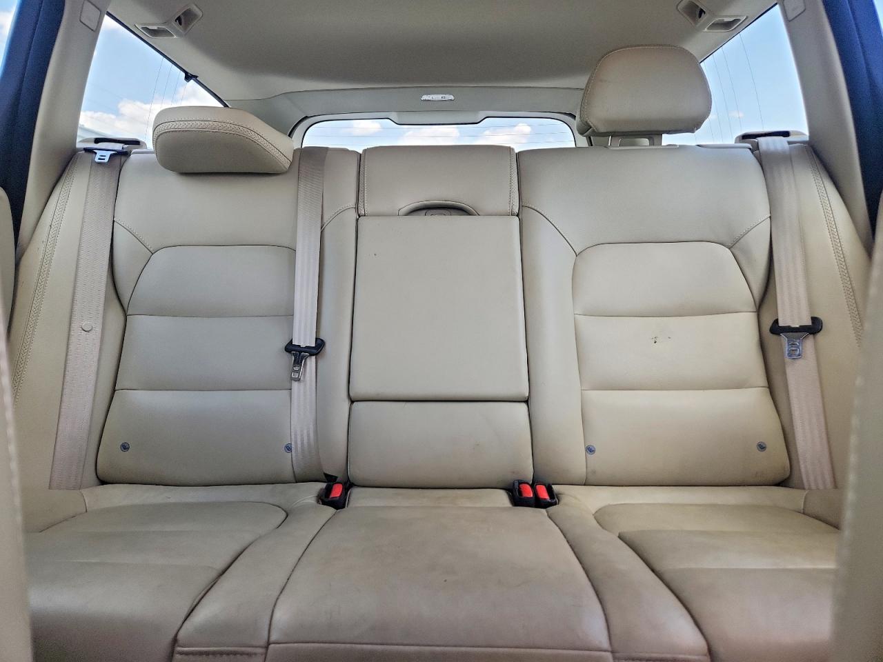 2015 Volvo Xc70 T6 Premier White vin: YV4902NK7F1208695