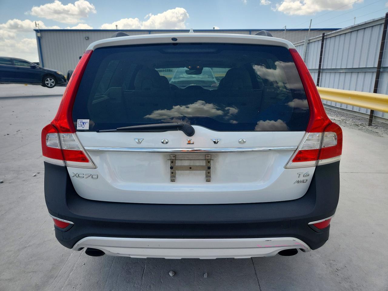 2015 Volvo Xc70 T6 Premier White vin: YV4902NK7F1208695