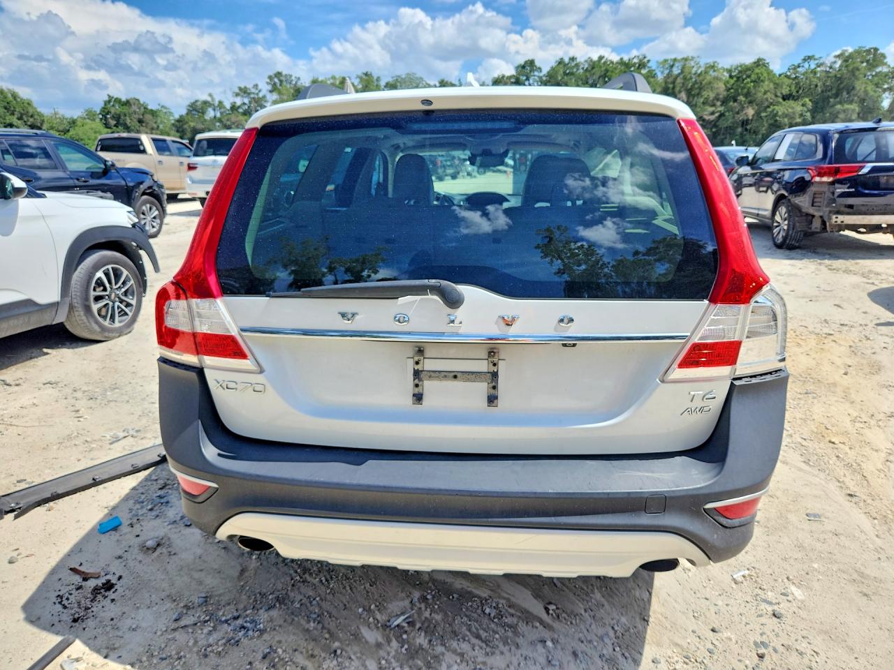 2015 Volvo Xc70 T6 Platinum White vin: YV4902NM9F1225578