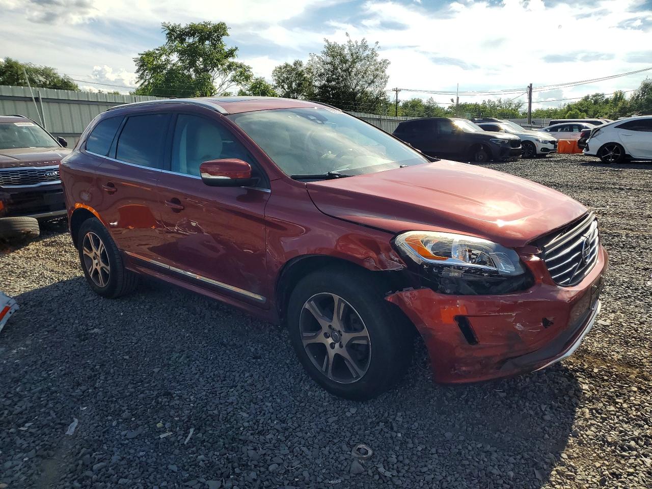 2015 Volvo Xc60 T6 Premier Maroon vin: YV4902RB4F2585506